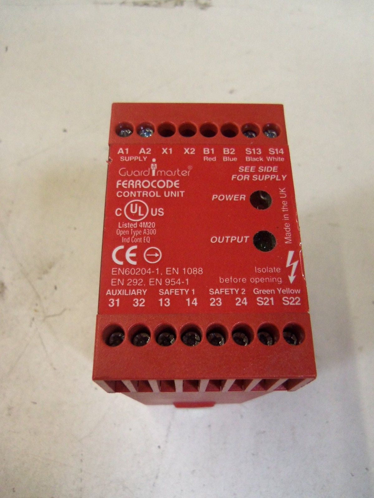 ALLEN BRADLEY GUARDMASTER 440N-C02070 SER. A CONTROL UNIT 110/230VAC*NEW NO BOX*