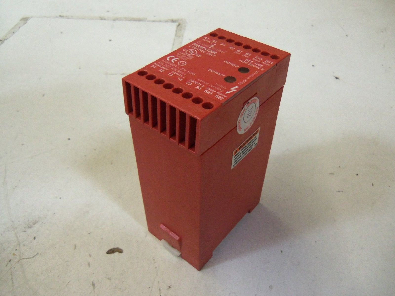 ALLEN BRADLEY GUARDMASTER 440N-C02070 SER. A CONTROL UNIT 110/230VAC*NEW NO BOX*