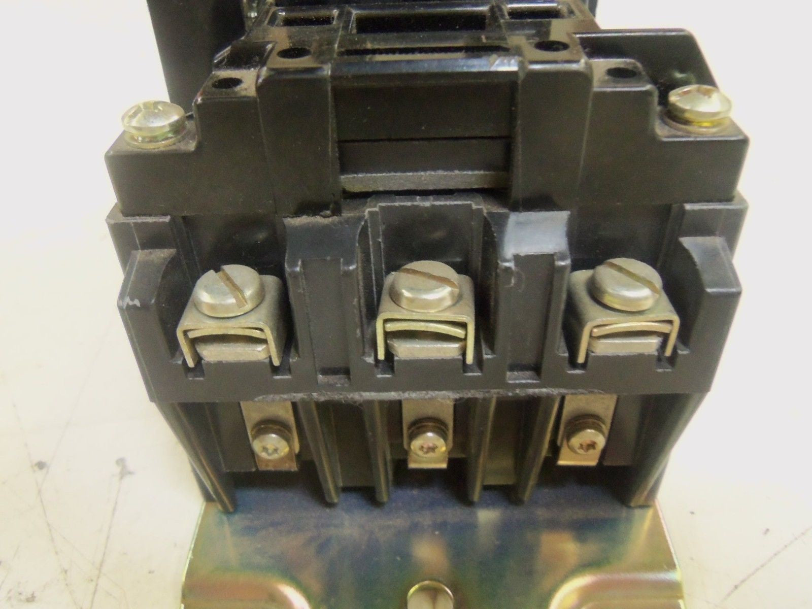 ALLEN BRADLEY NEMA SIZE 1 500F-BOD930 SER. B CONTACTOR *NEW NO BOX*