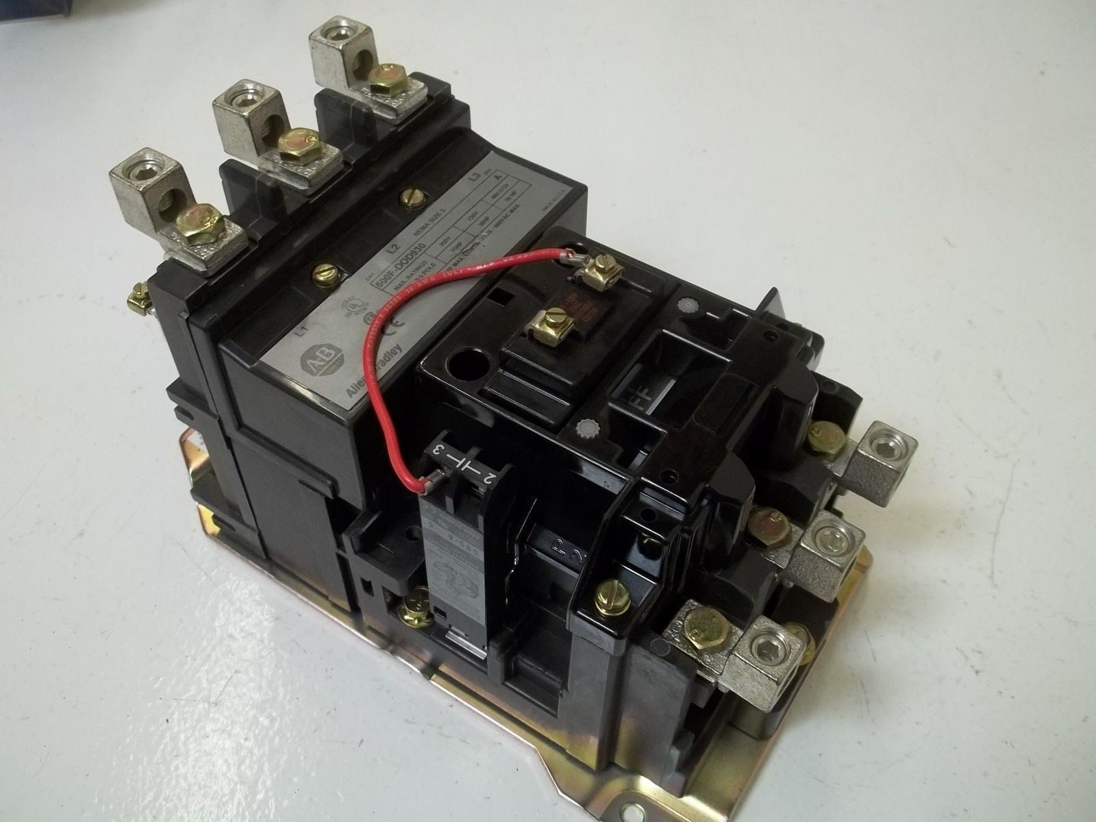 ALLEN BRADLEY 500F-DOD930 SER.A 115-120V *NEW NO BOX*