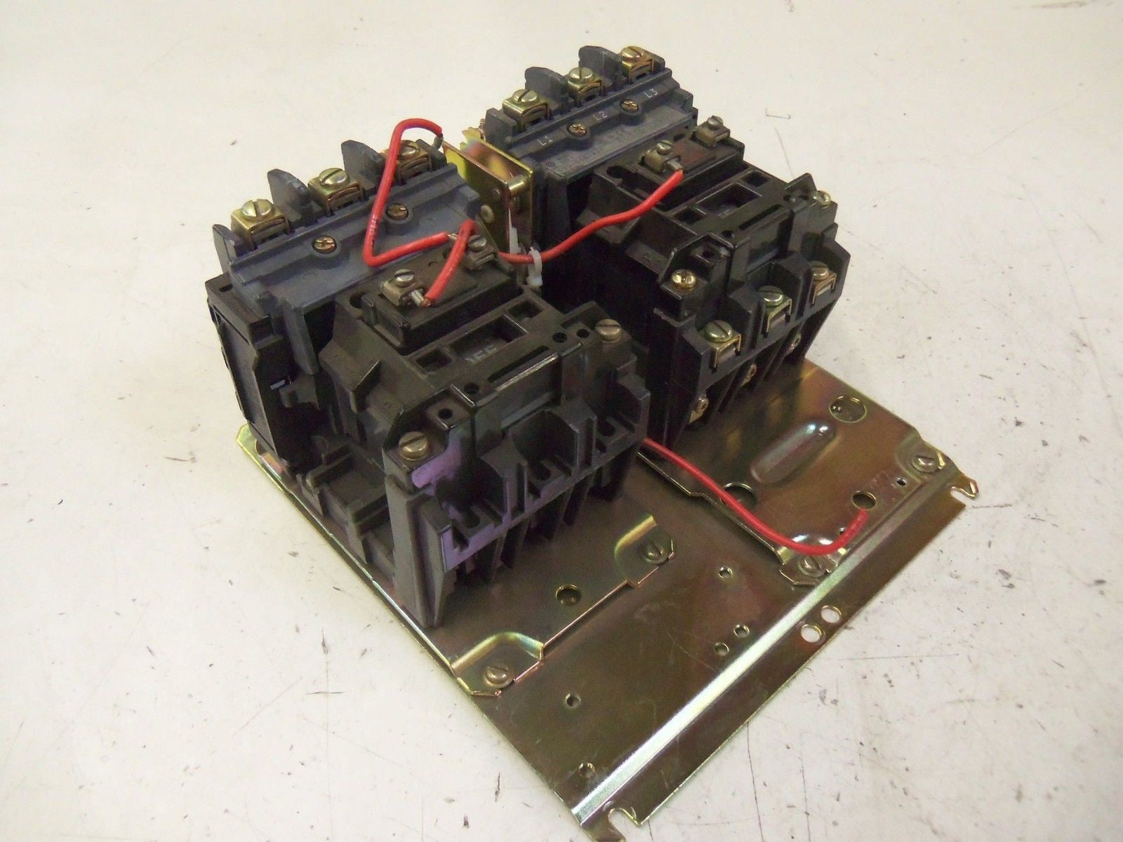ALLEN BRADLEY NEMA SIZE 1 505-BOB-A2F SER. C REVERSING STARTER 115-120V *USED*