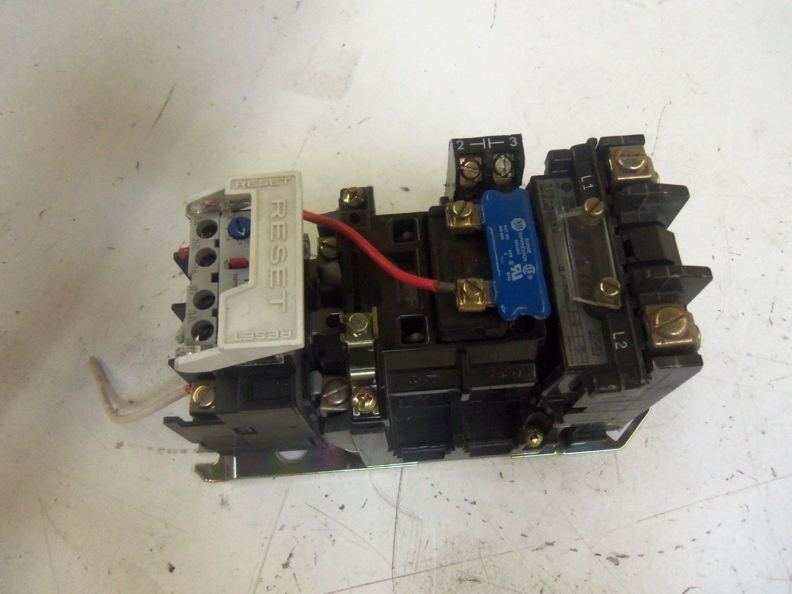 ALLEN BRADLEY NEMA SIZE 0 509-AOXWD SER. B MOTOR STARTER *USED*