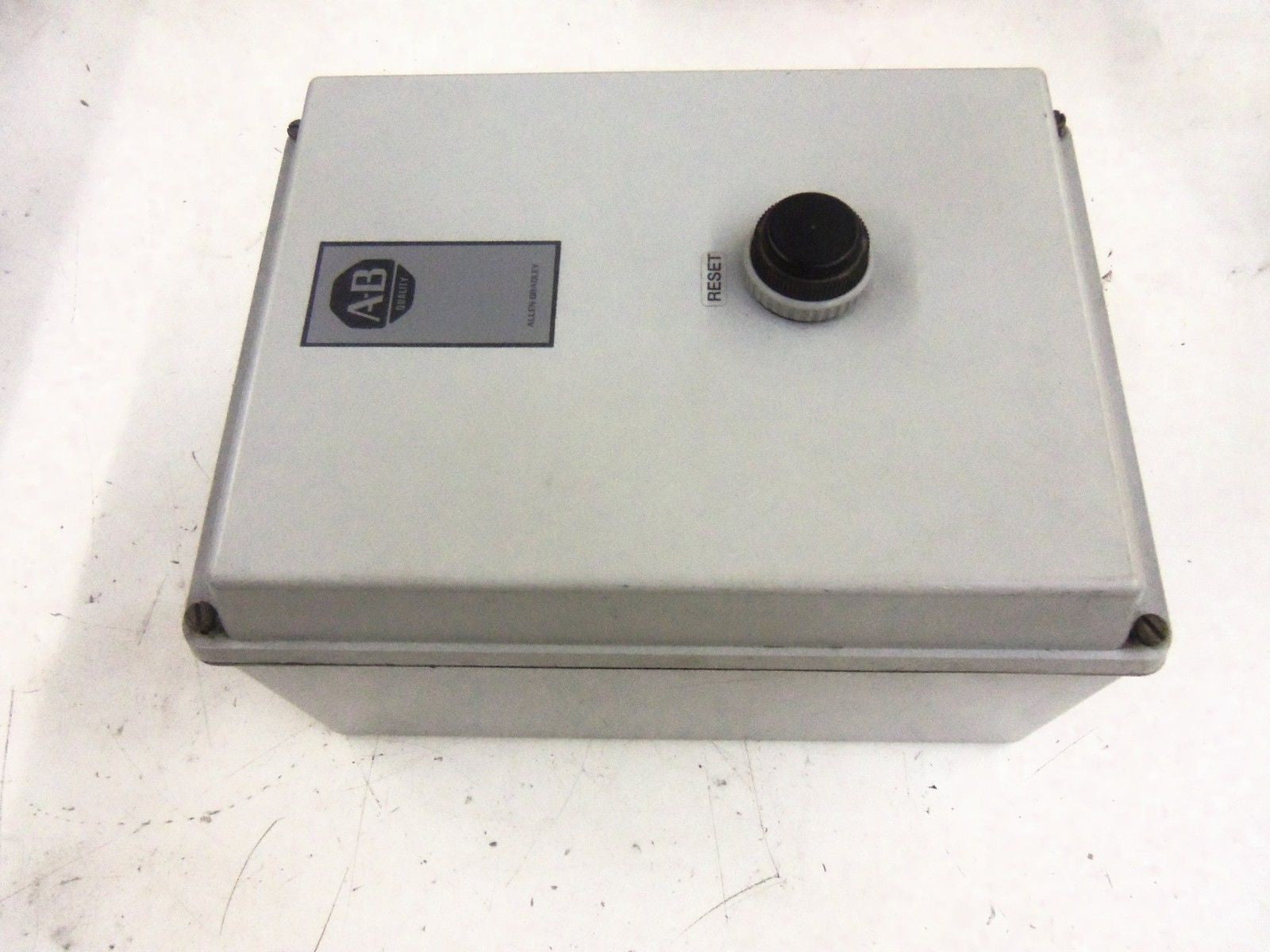 ALLEN BRADLEY 509-BOD SER. B w/ 509-BSD SER. B ENCLOSURE *NEW NO BOX*
