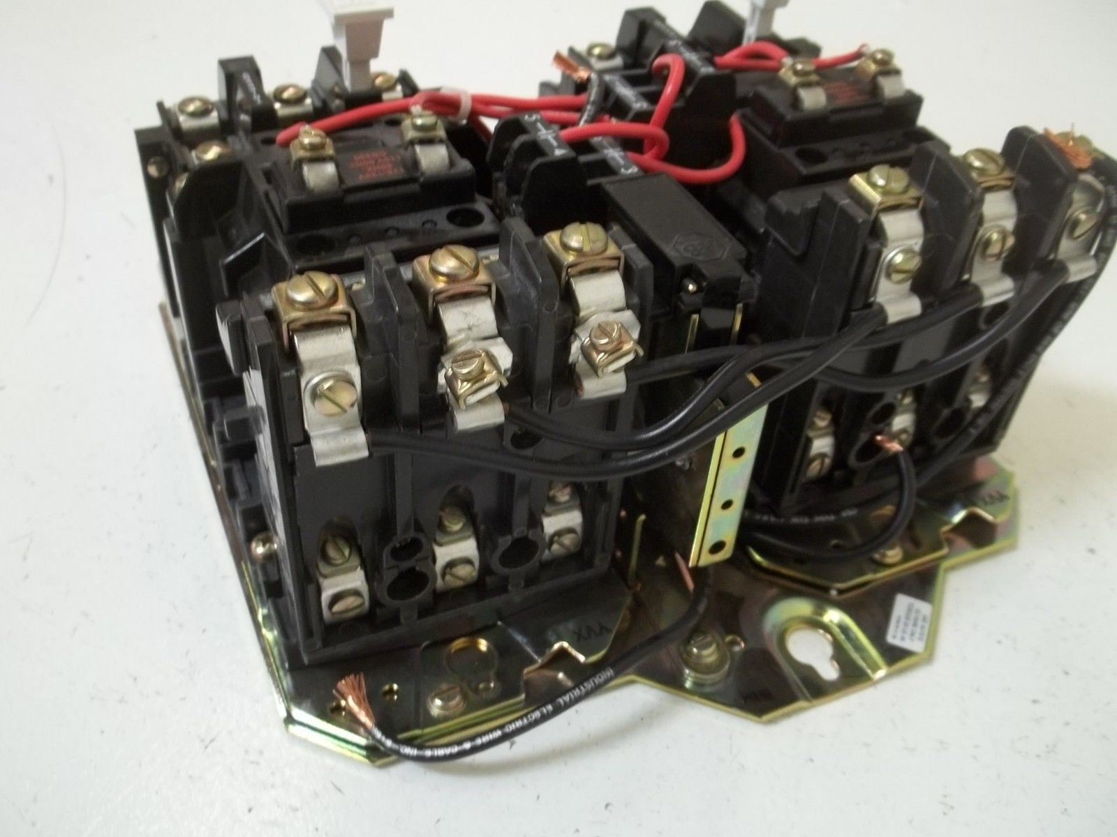 ALLEN BRADLEY 520F-AOD SER.W REVERSING STARTER 115-120V *NEW NO BOX*