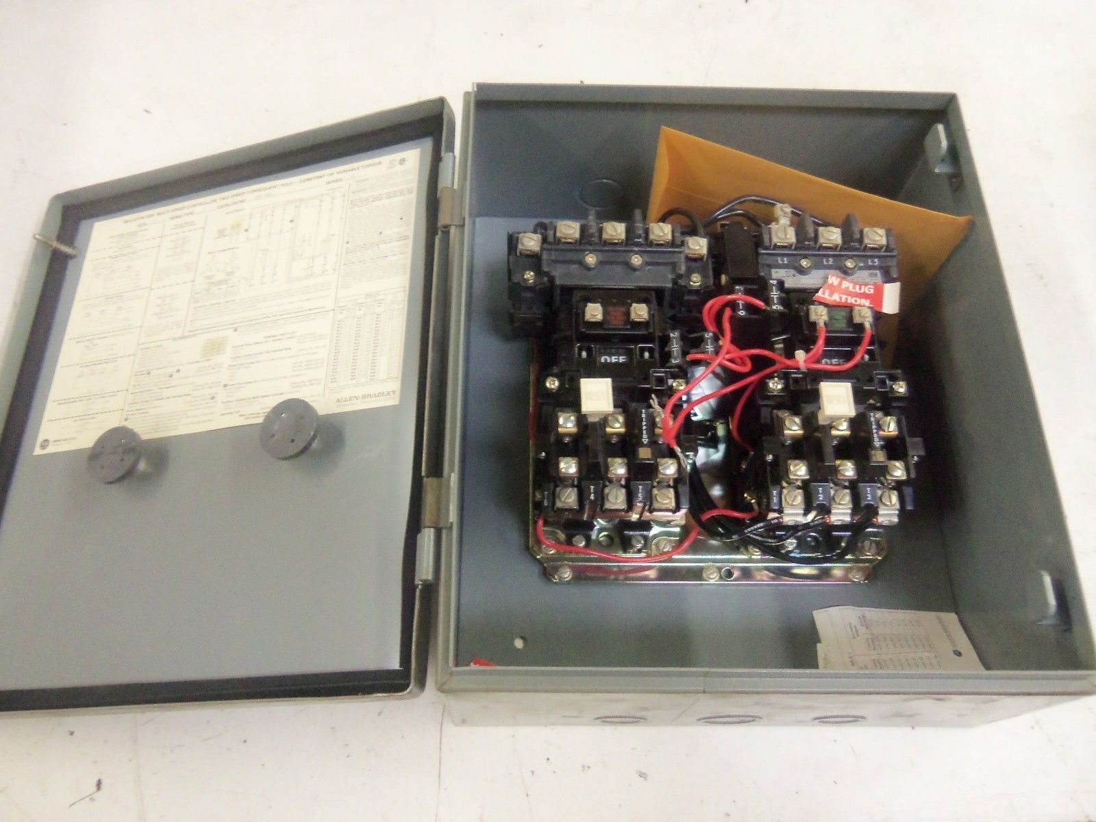 ALLEN BRADLEY 520F-BAA SER. W REVERSING MOTOR STARTER *NEW NO BOX*