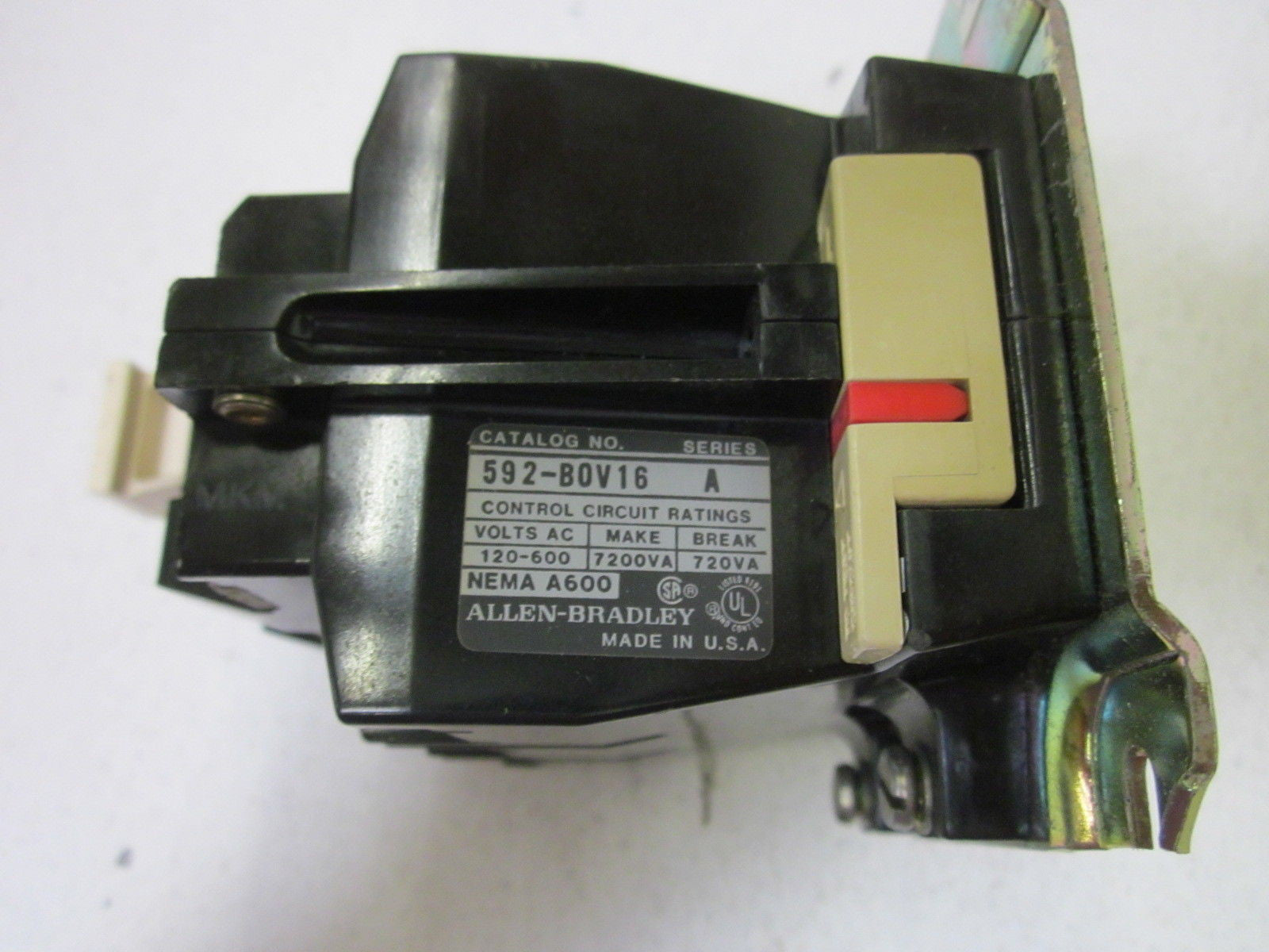 ALLEN BRADLEY 592-B0V16 SER.A *USED*
