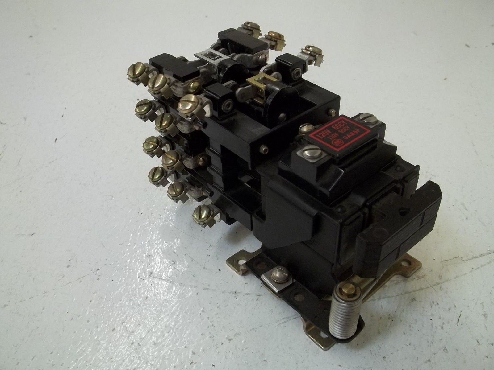 ALLEN BRADLEY 700-BX641A1 SER.A *USED*