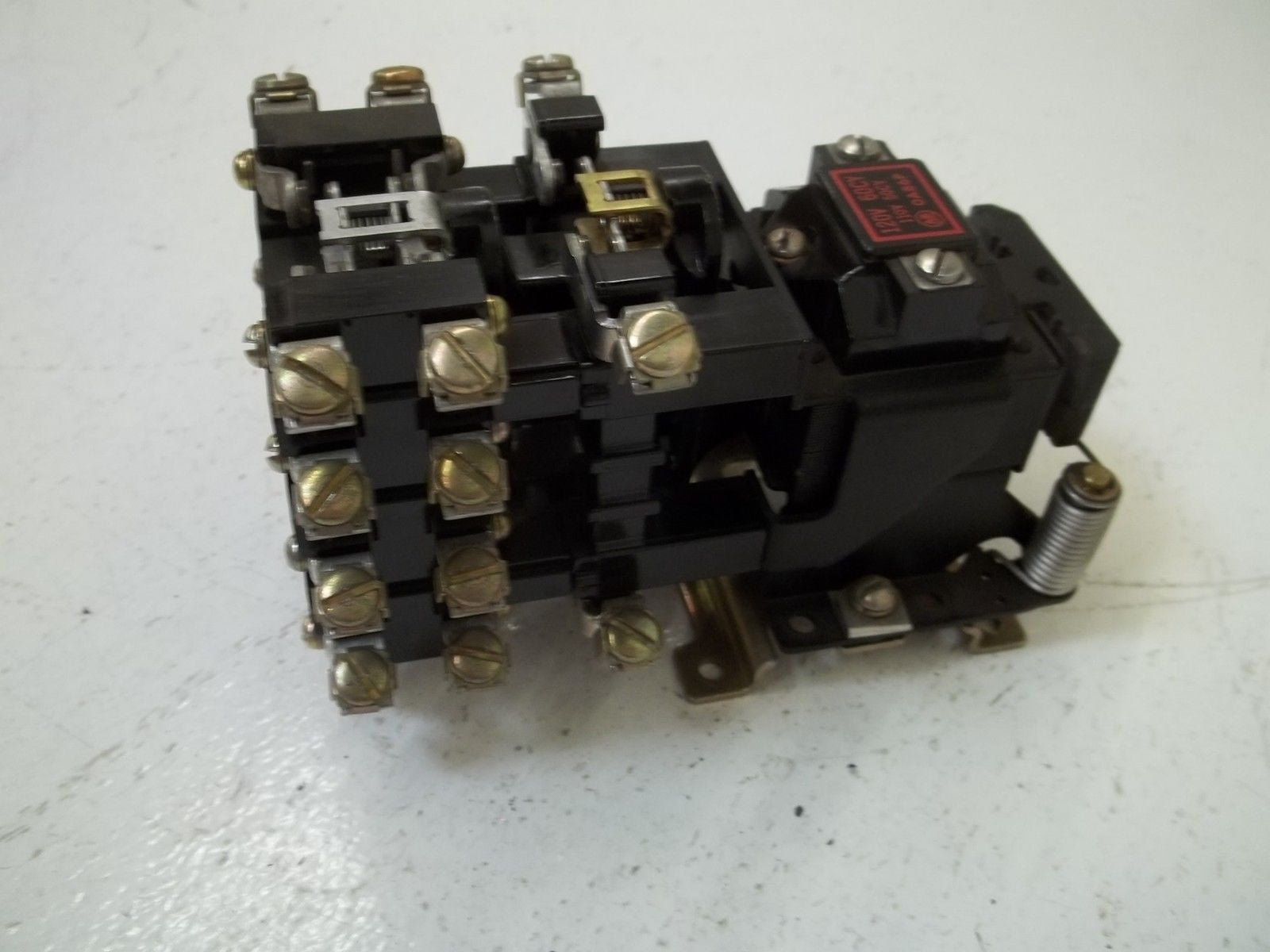 ALLEN BRADLEY 700-BX641A1 SER.A *USED*