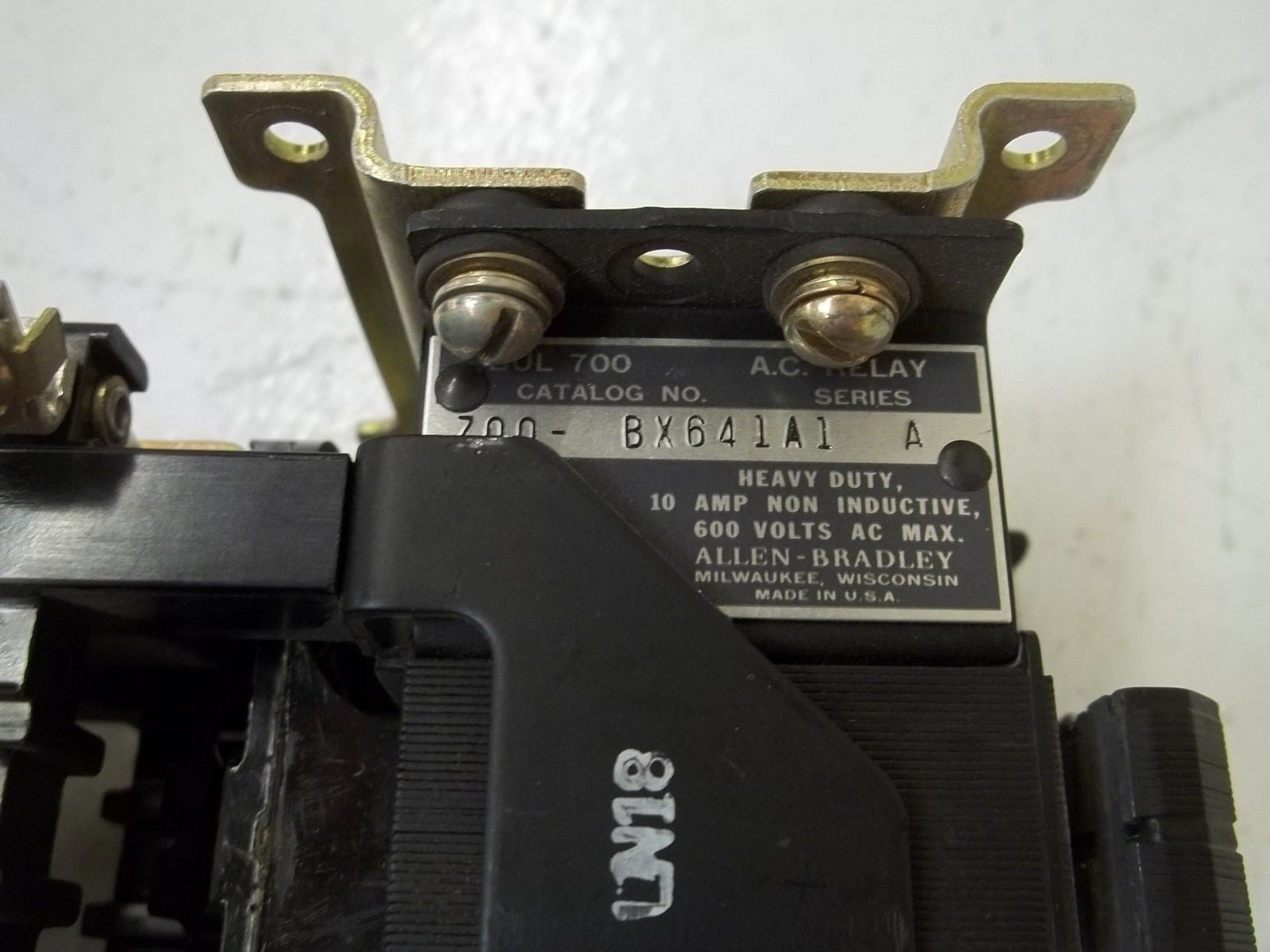 ALLEN BRADLEY 700-BX641A1 SER.A *USED*