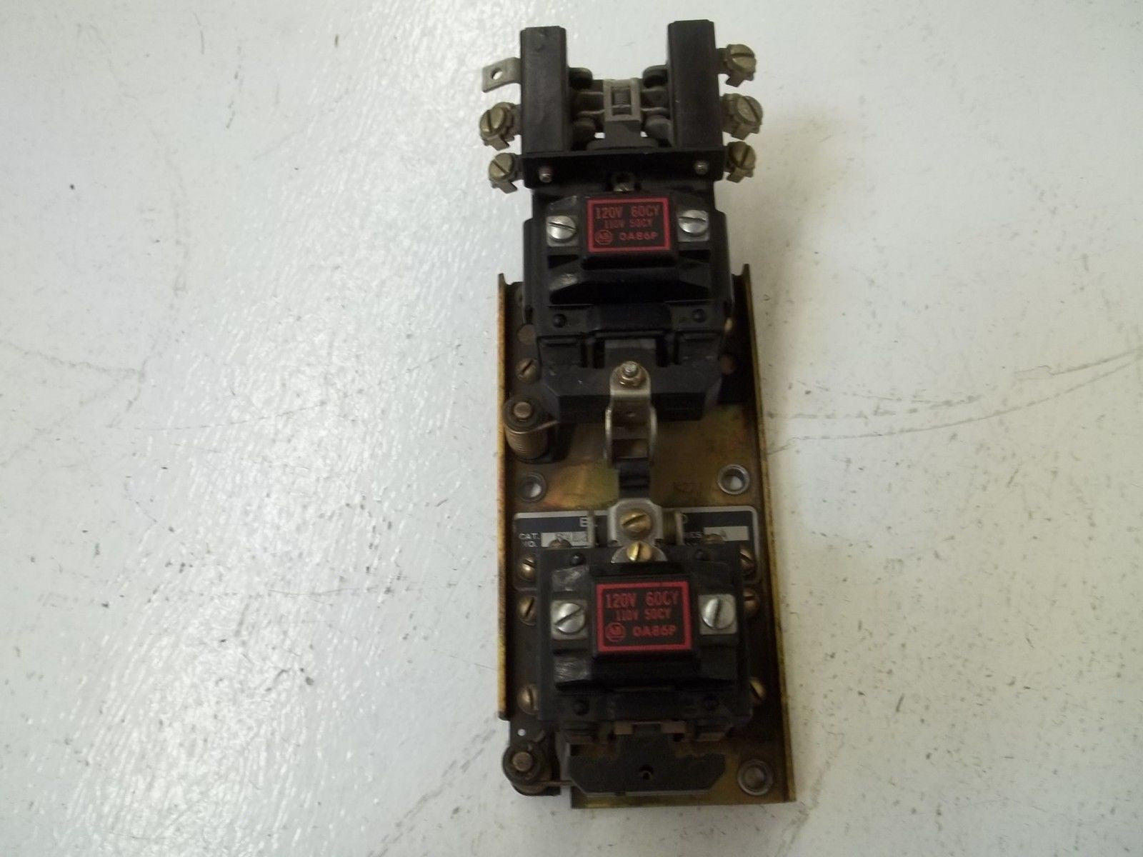 ALLEN BRADLEY 700-BXL200 SER.A *USED*