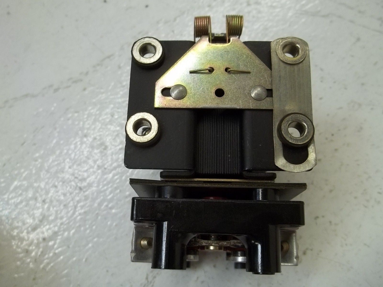 ALLEN BRADLEY 700-CL-20 120V *USED*