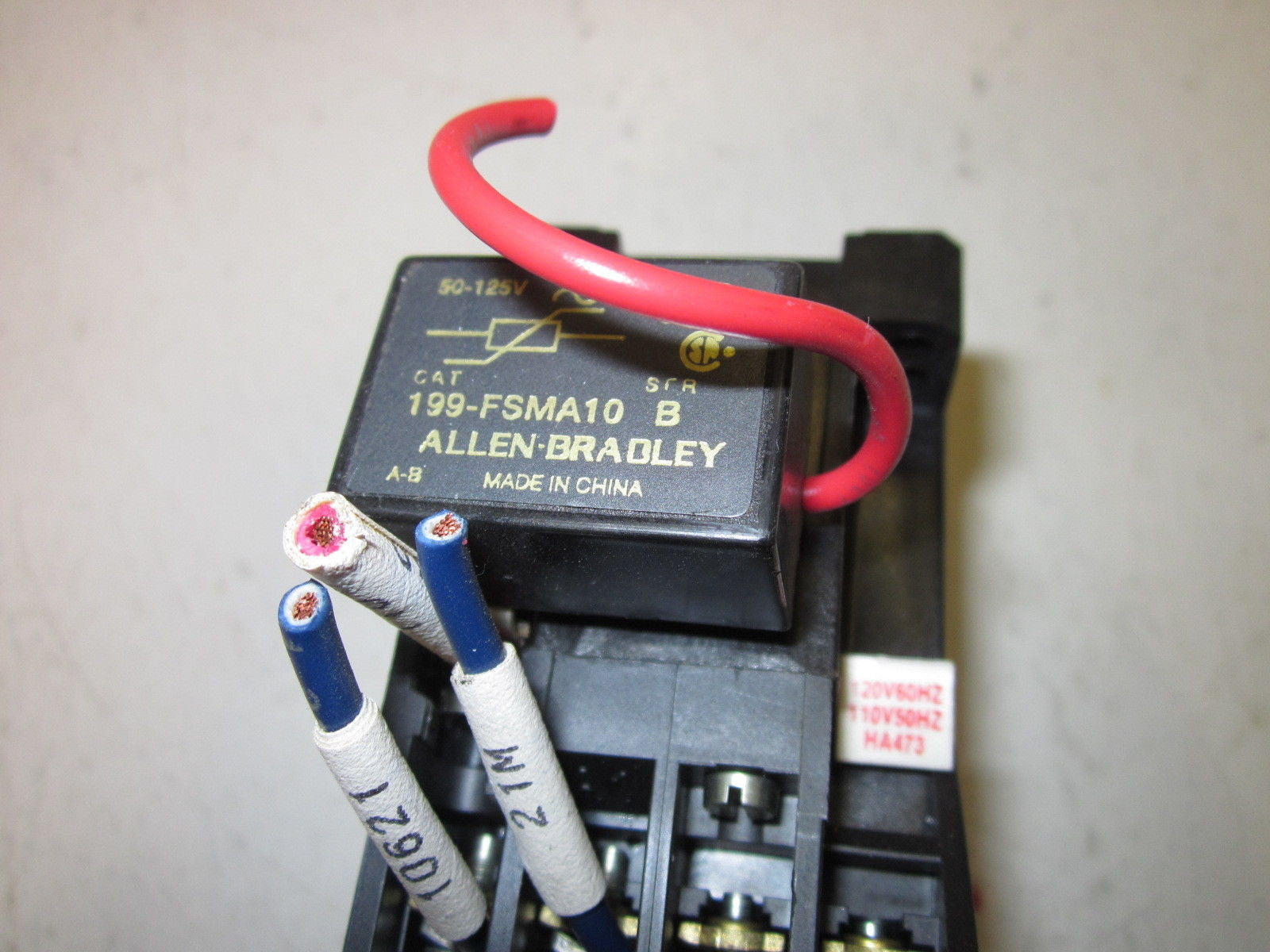 ALLEN BRADLEY 700-F400A1 SER.B / 199-FSMA10 SER.B *USED*
