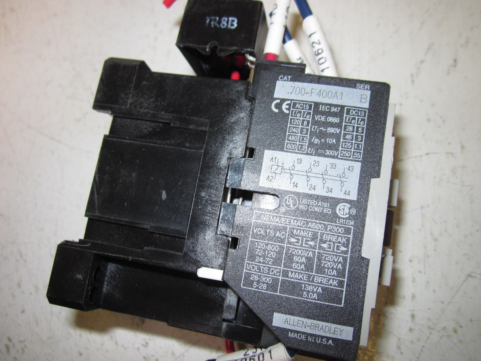 ALLEN BRADLEY 700-F400A1 SER.B / 199-FSMA10 SER.B *USED*