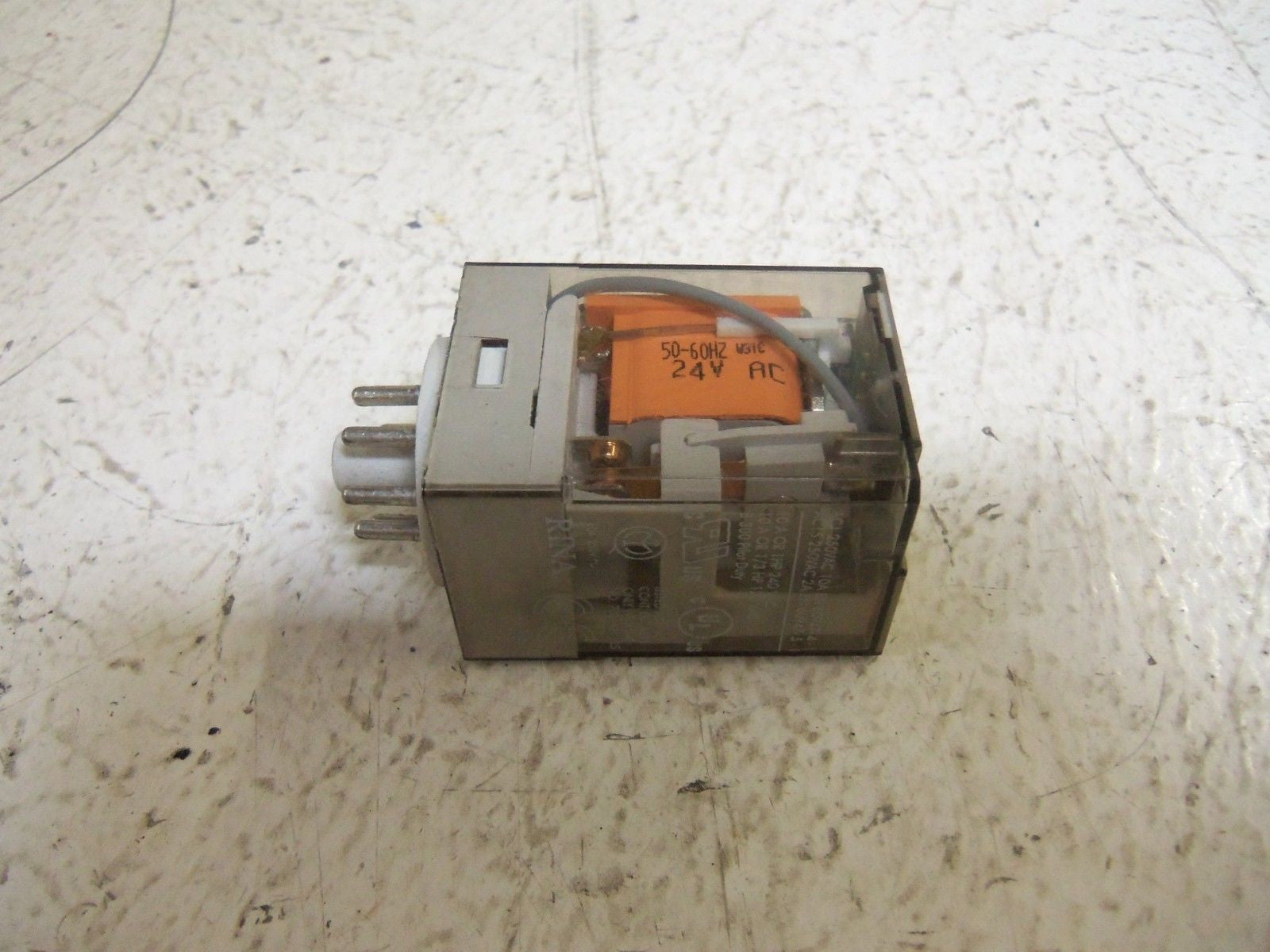 ALLEN BRADLEY 700-HA32A24-4 SER. D RELAY 24VAC *USED*