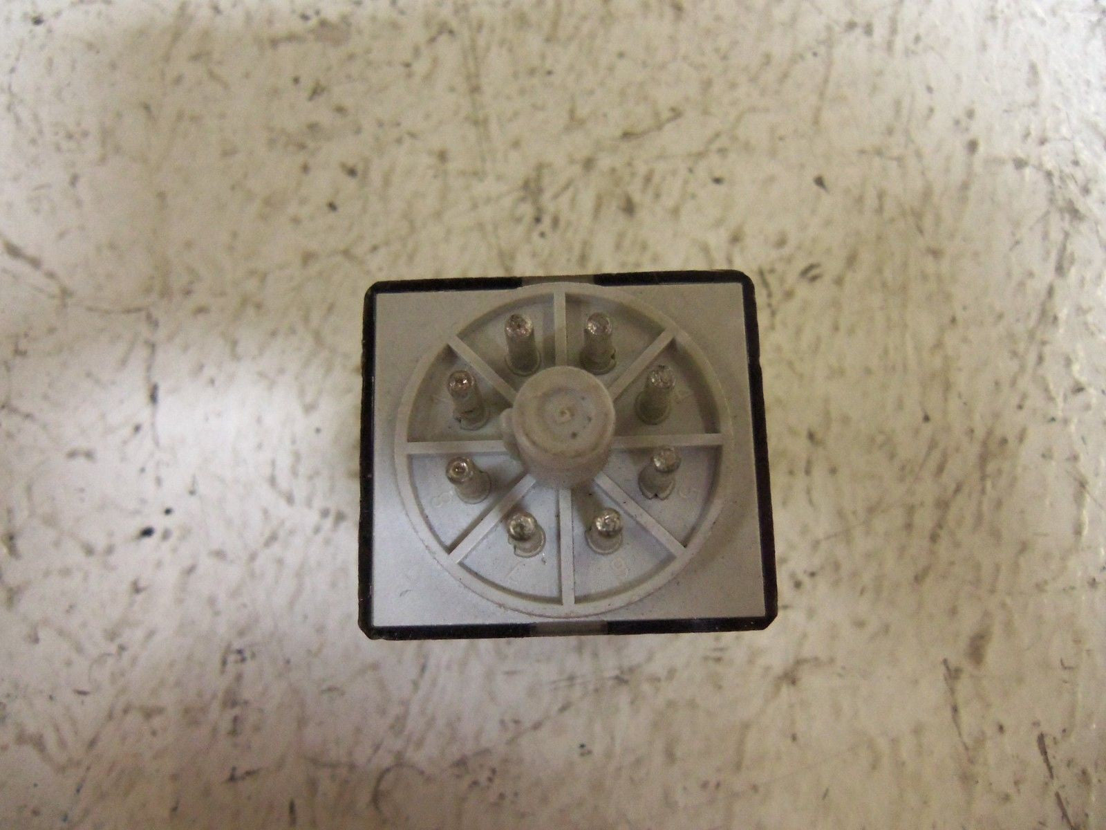 ALLEN BRADLEY 700-HA32A24-4 SER. D RELAY 24VAC *USED*