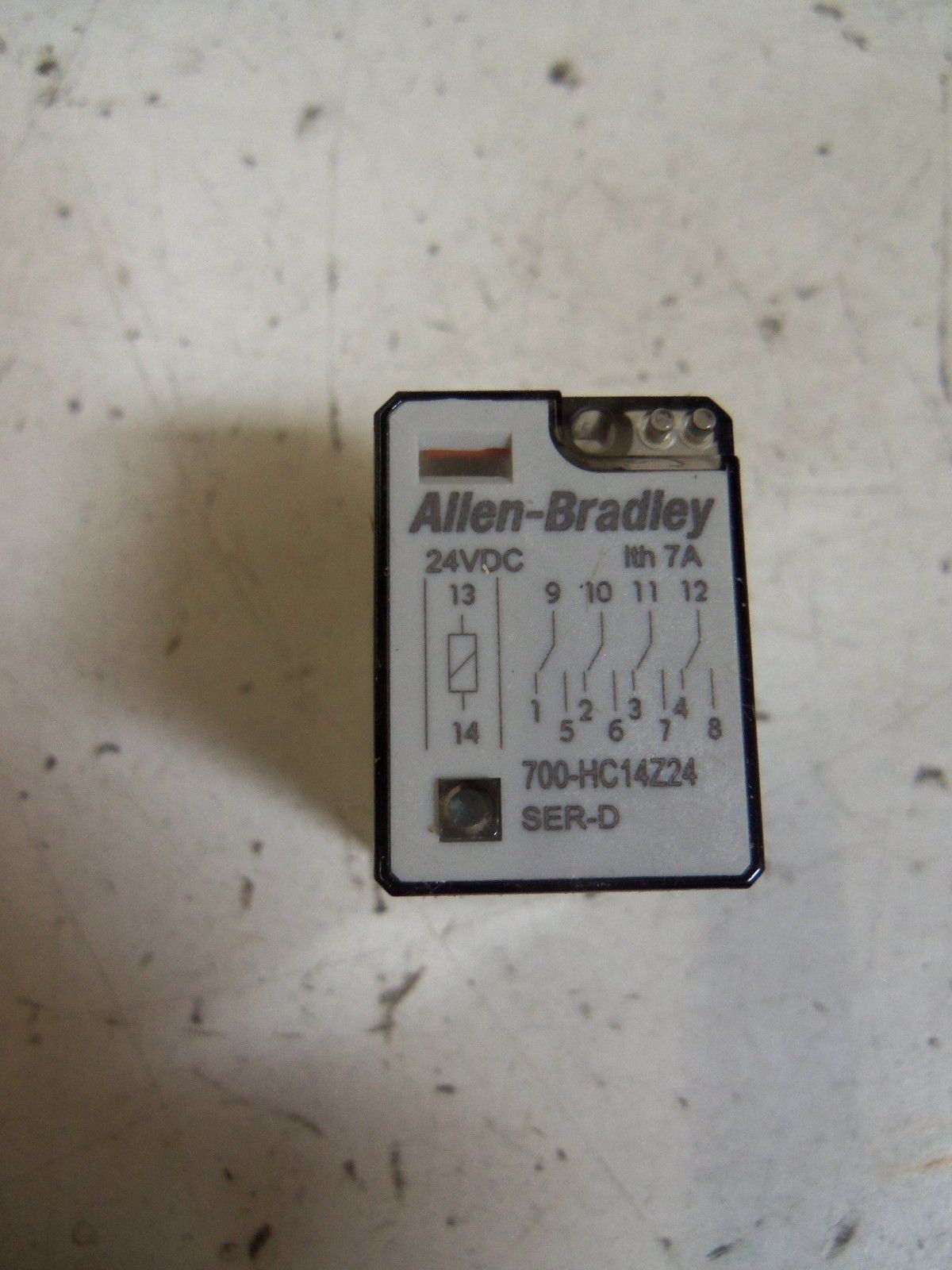 ALLEN BRADLEY 700-HC14Z24 SERIES D *NEW NO BOX*
