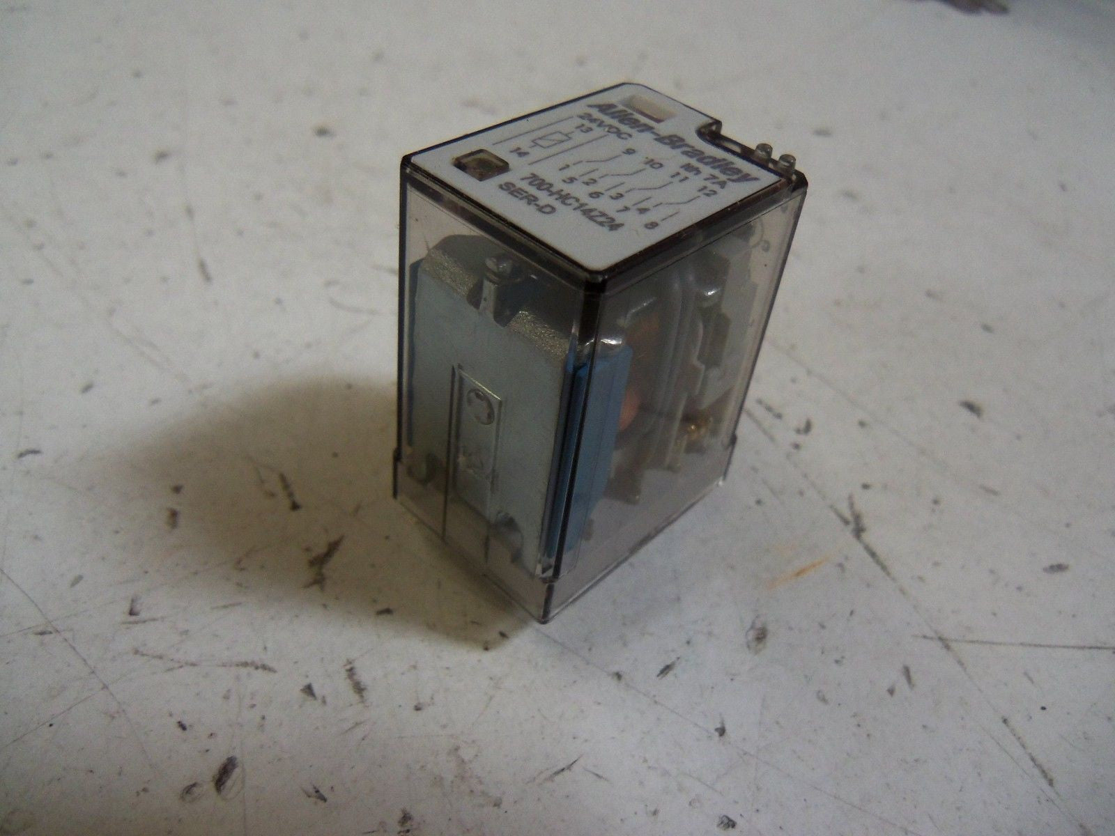 ALLEN BRADLEY 700-HC14Z24 SERIES D *NEW NO BOX*