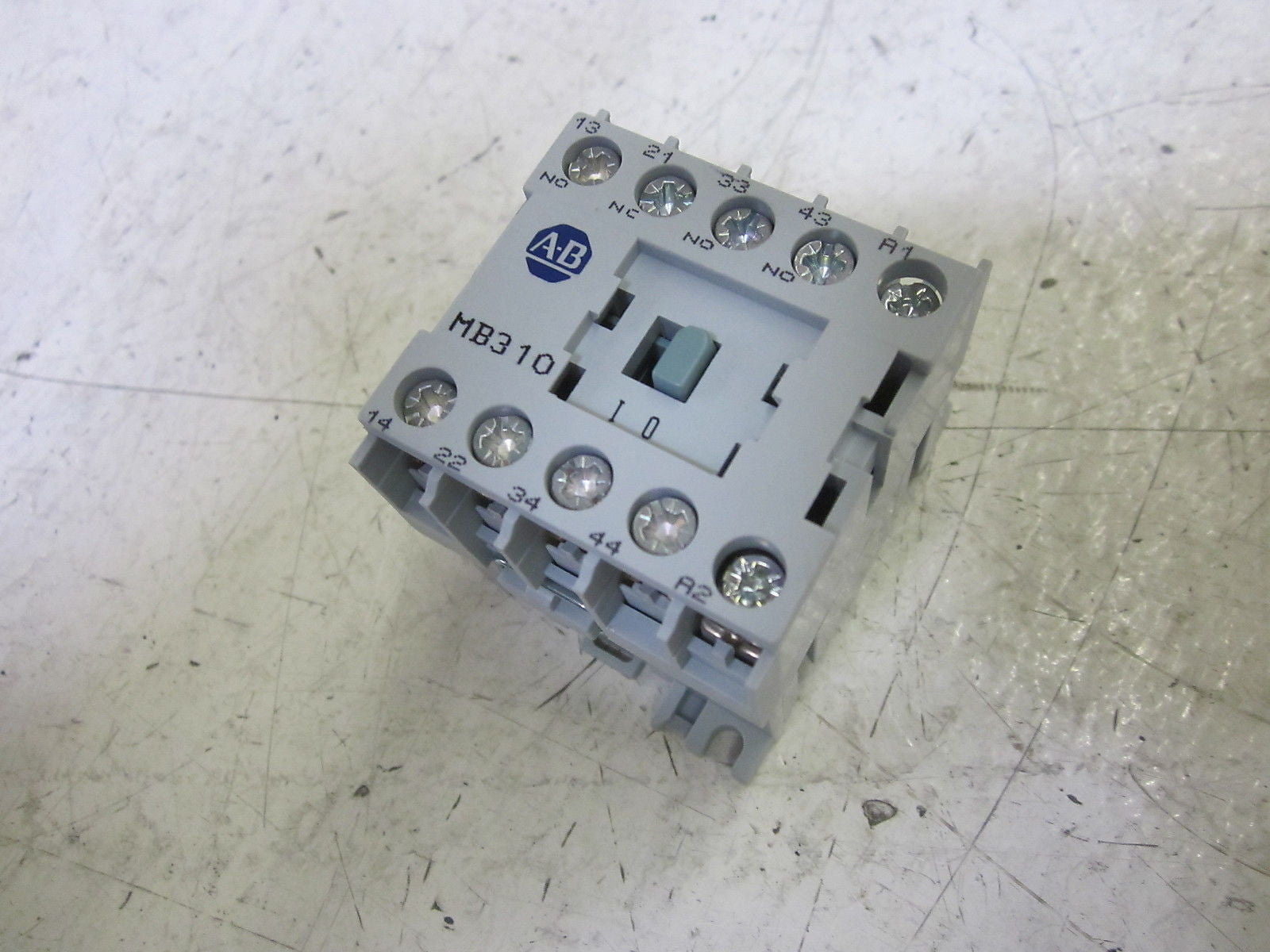 ALLEN BRADLEY 700-MB310* SER.A CONTACTOR RELAY *NEW NO BOX*