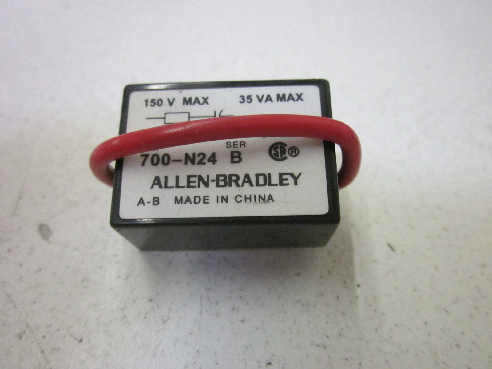 ALLEN BRADLEY 700-N24 SER.B *NEW NO BOX*