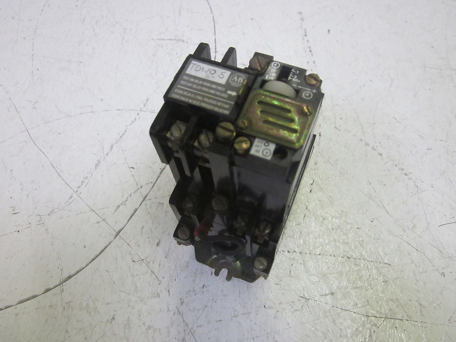 ALLEN BRADLEY 700-NT SER.C/ 700DC-NT300Z1 SER.C /700DC-N300Z1 SER.C *USED*