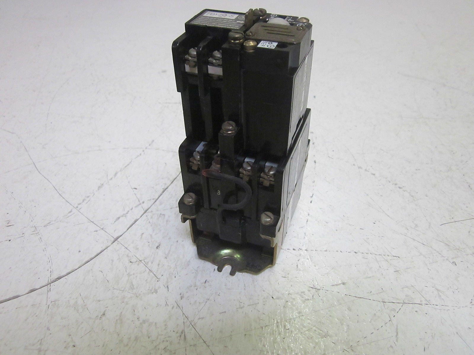 ALLEN BRADLEY 700-NT SER.C/ 700DC-NT300Z1 SER.C /700DC-N300Z1 SER.C *USED*