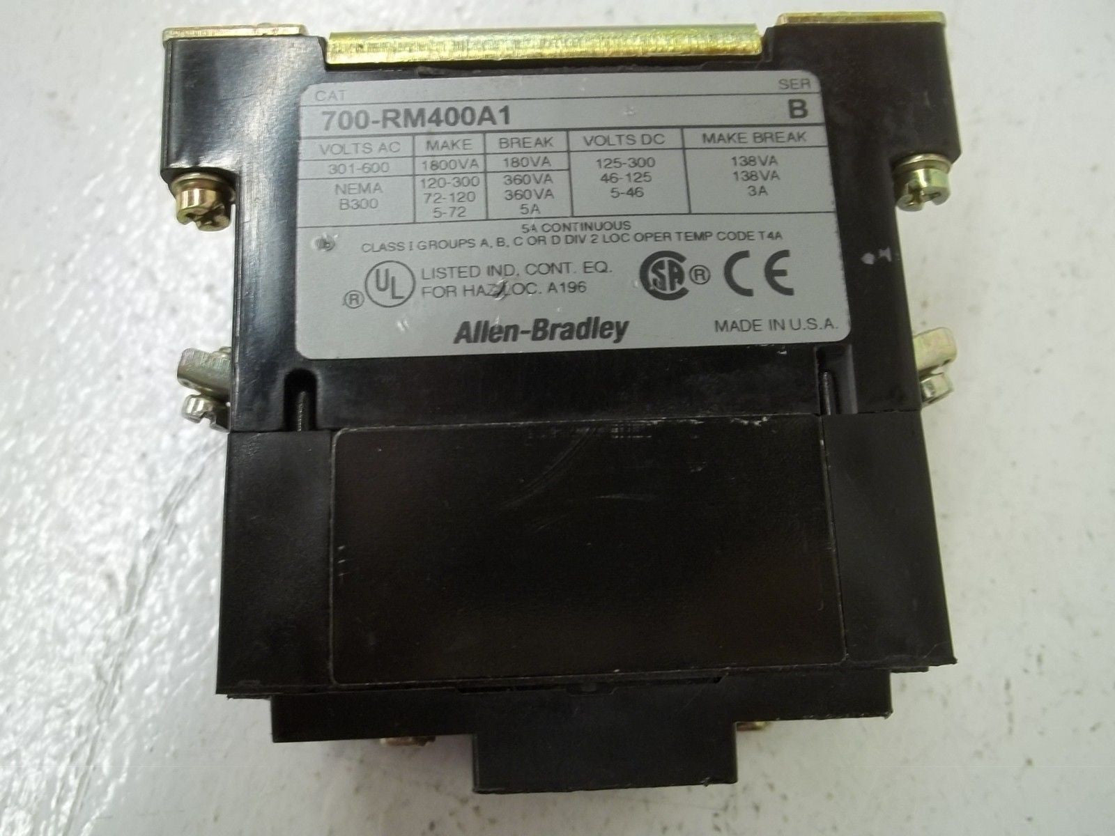 ALLEN BRADLEY 700-RM400A1 SER.B 115-120V *USED*