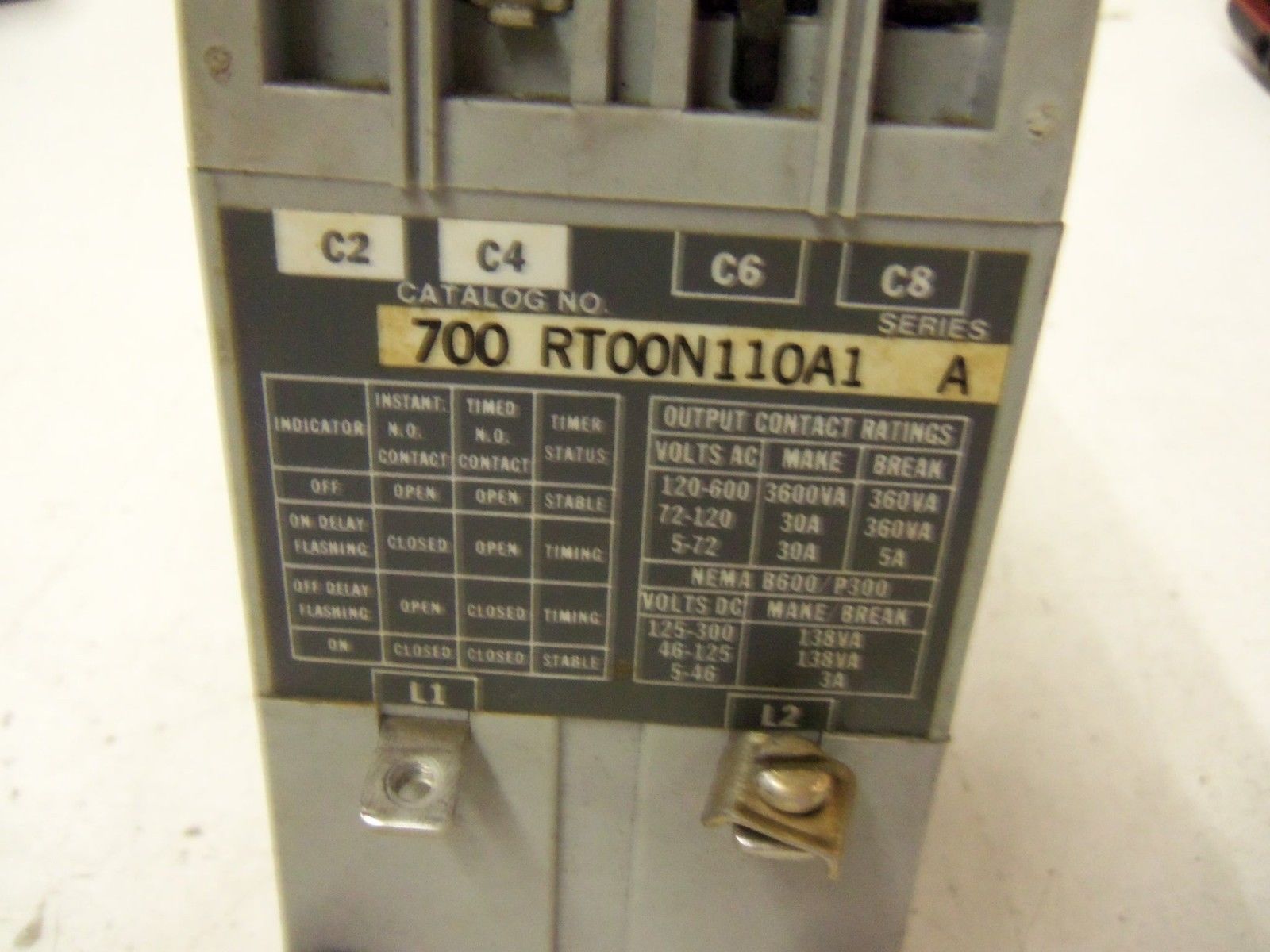 ALLEN BRADLEY 700-RT00N110A1 SERIES A *USED*