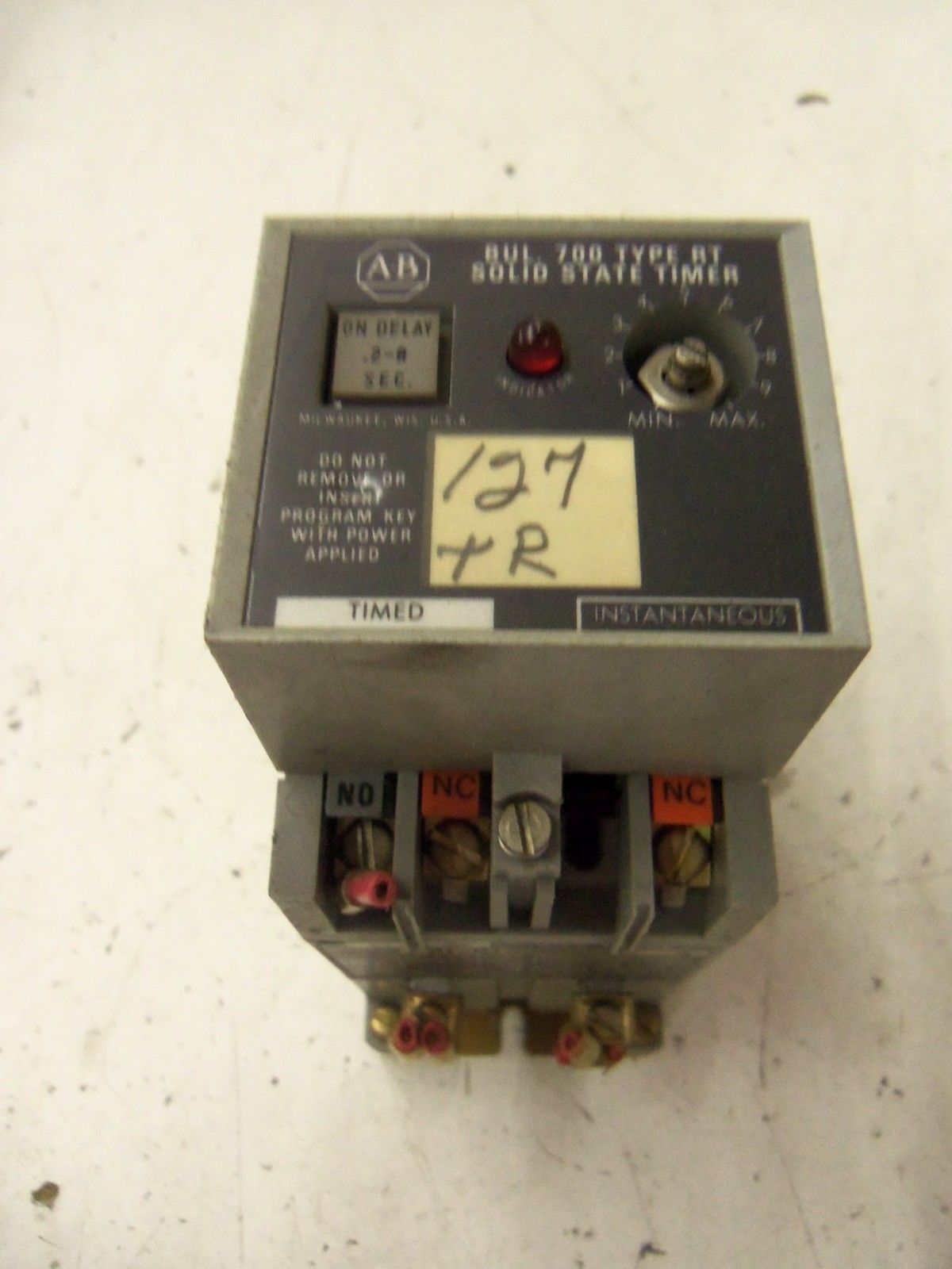 ALLEN BRADLEY 700-RT00W000A1 SERIES A *USED*