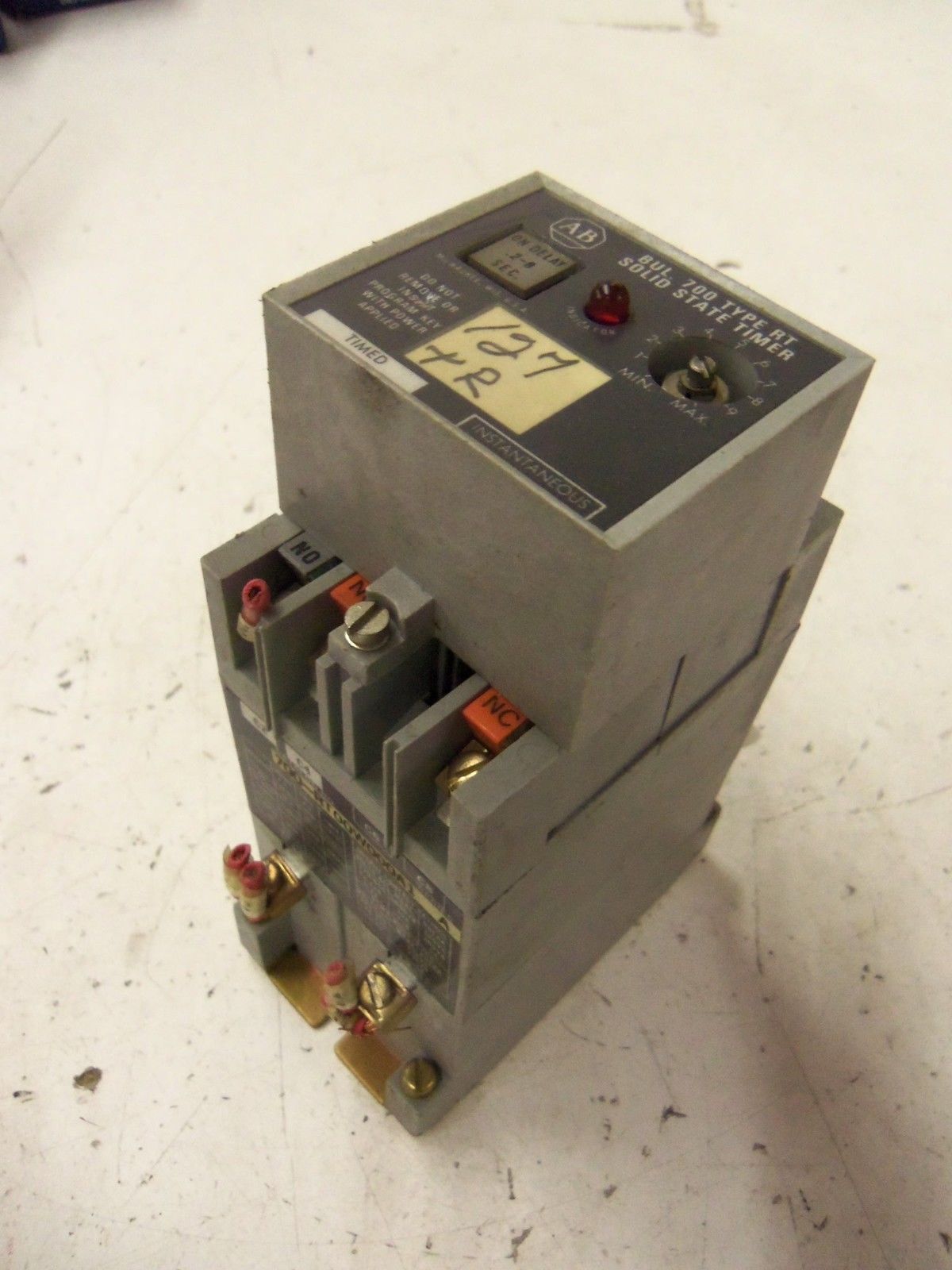 ALLEN BRADLEY 700-RT00W000A1 SERIES A *USED*
