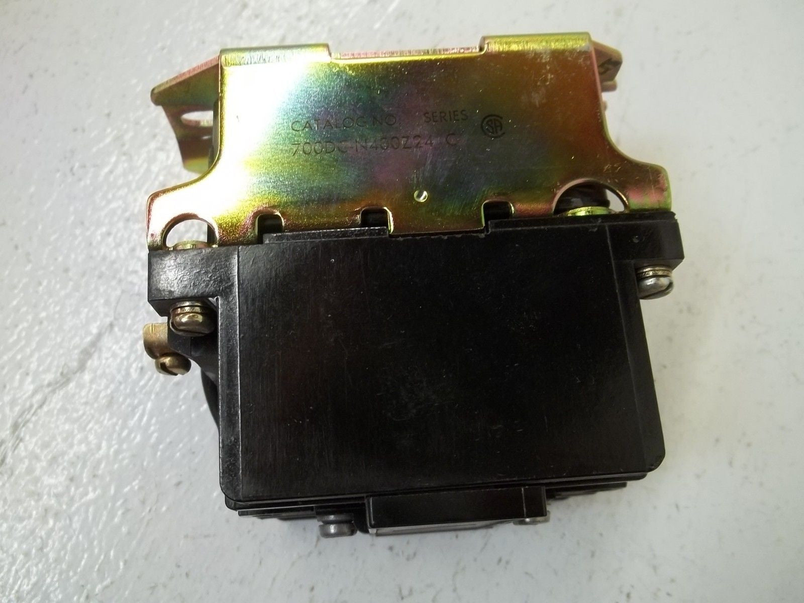 ALLEN BRADLEY 700DC-N400Z24 SER.C 24V *USED*