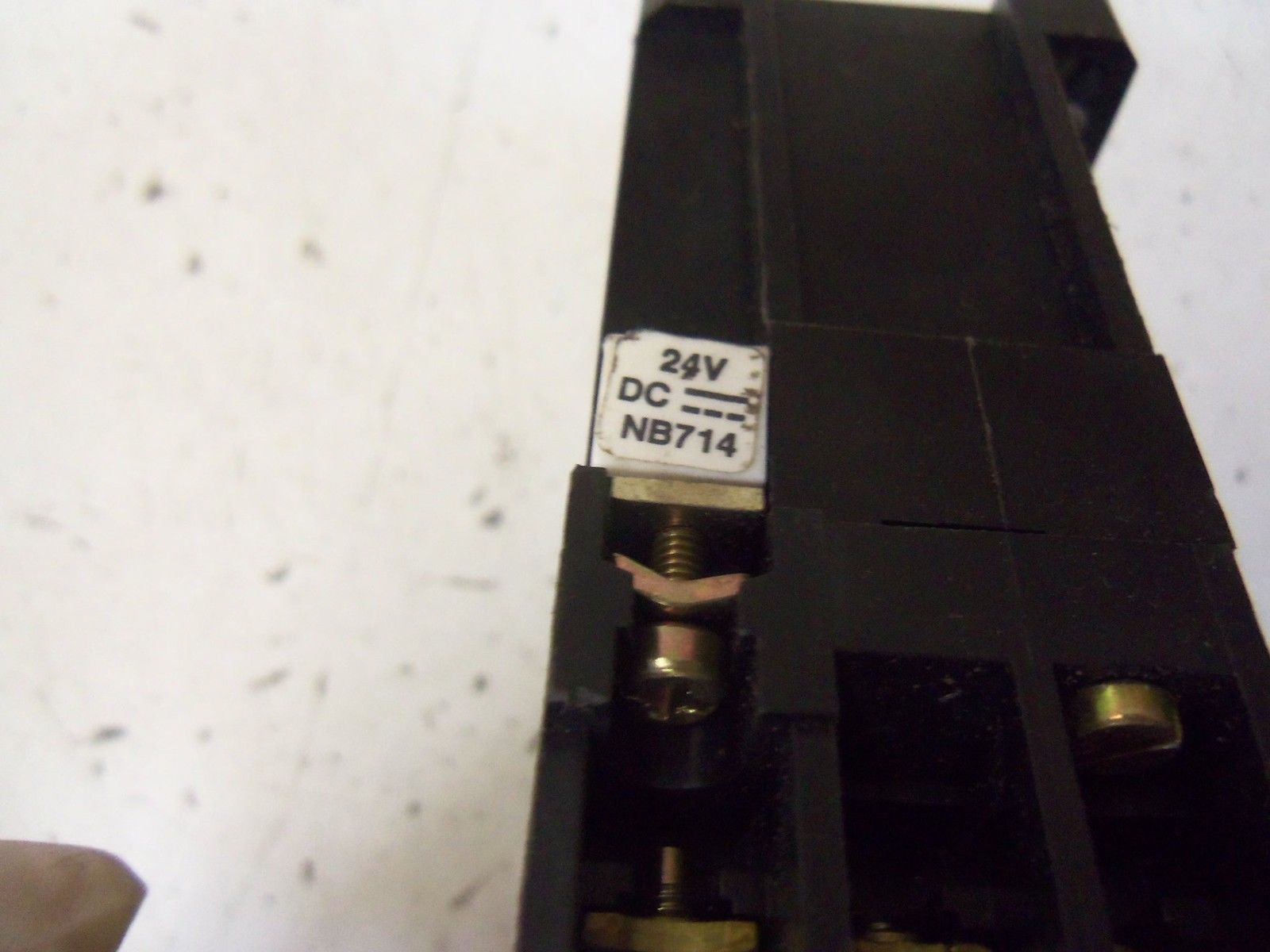 ALLEN BRADLEY 700DC-F220* SERIES C 24V *USED*