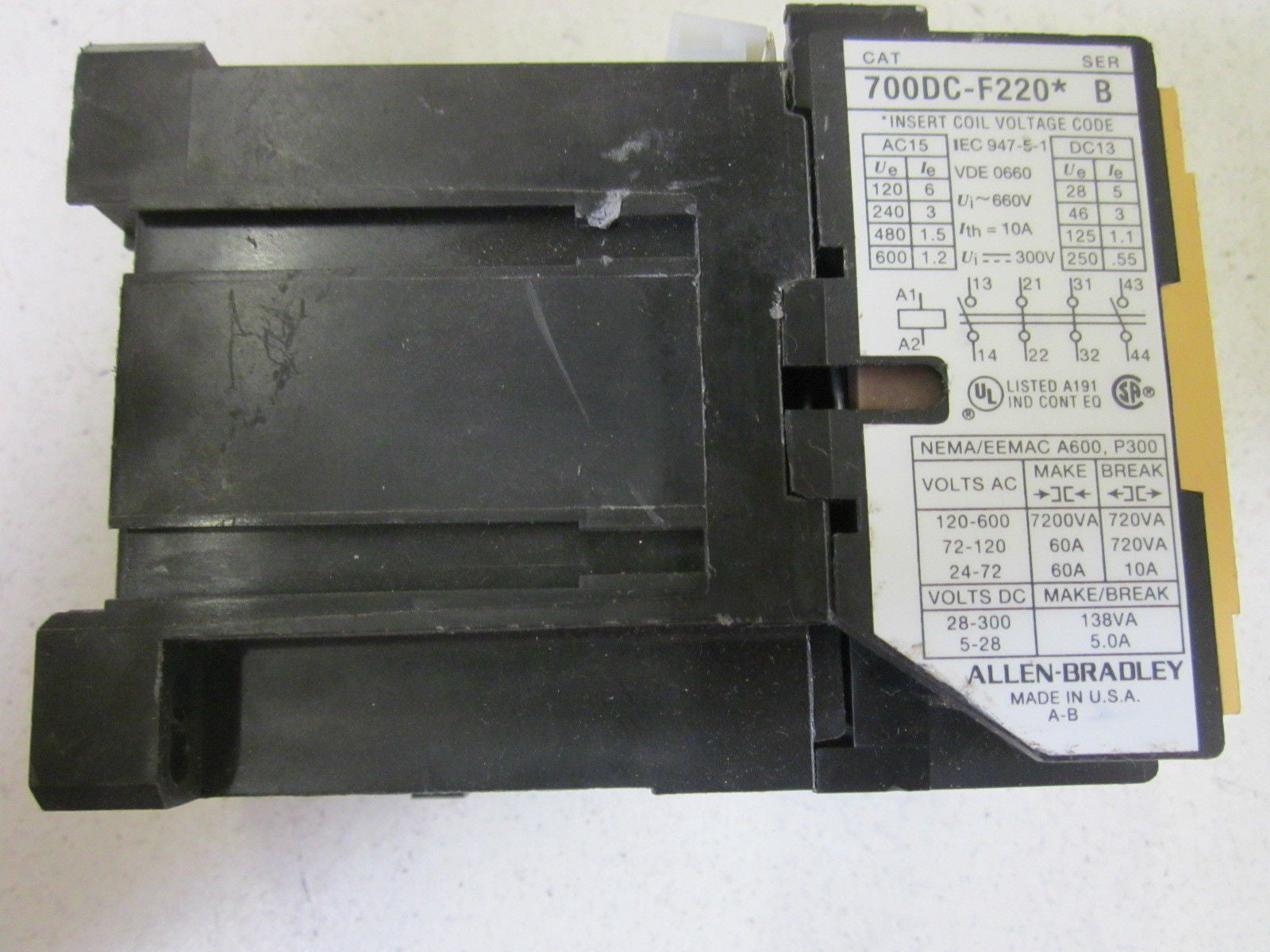 ALLEN BRADLEY 700DC-F220* SER.B 24V *NEW NO BOX*