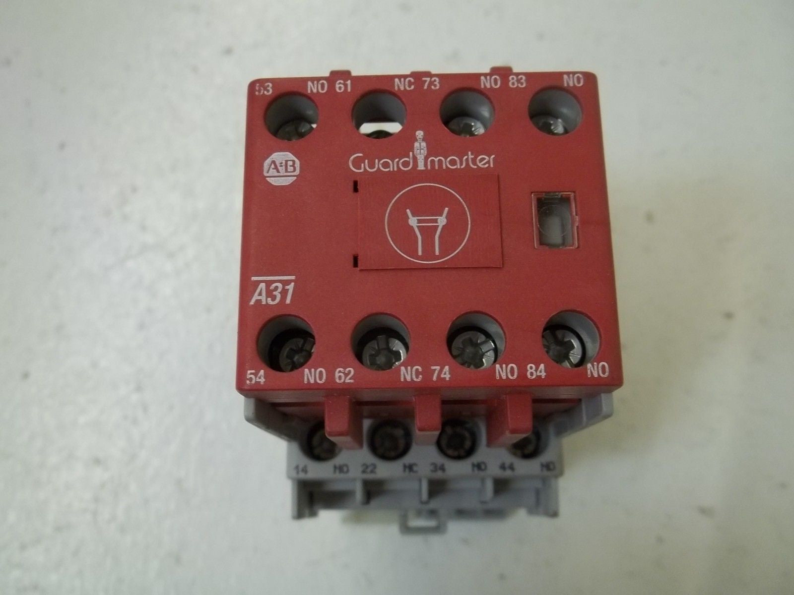 ALLEN BRADLEY 700S-CF620DC SER A CONTROL RELAY 120V  *USED*