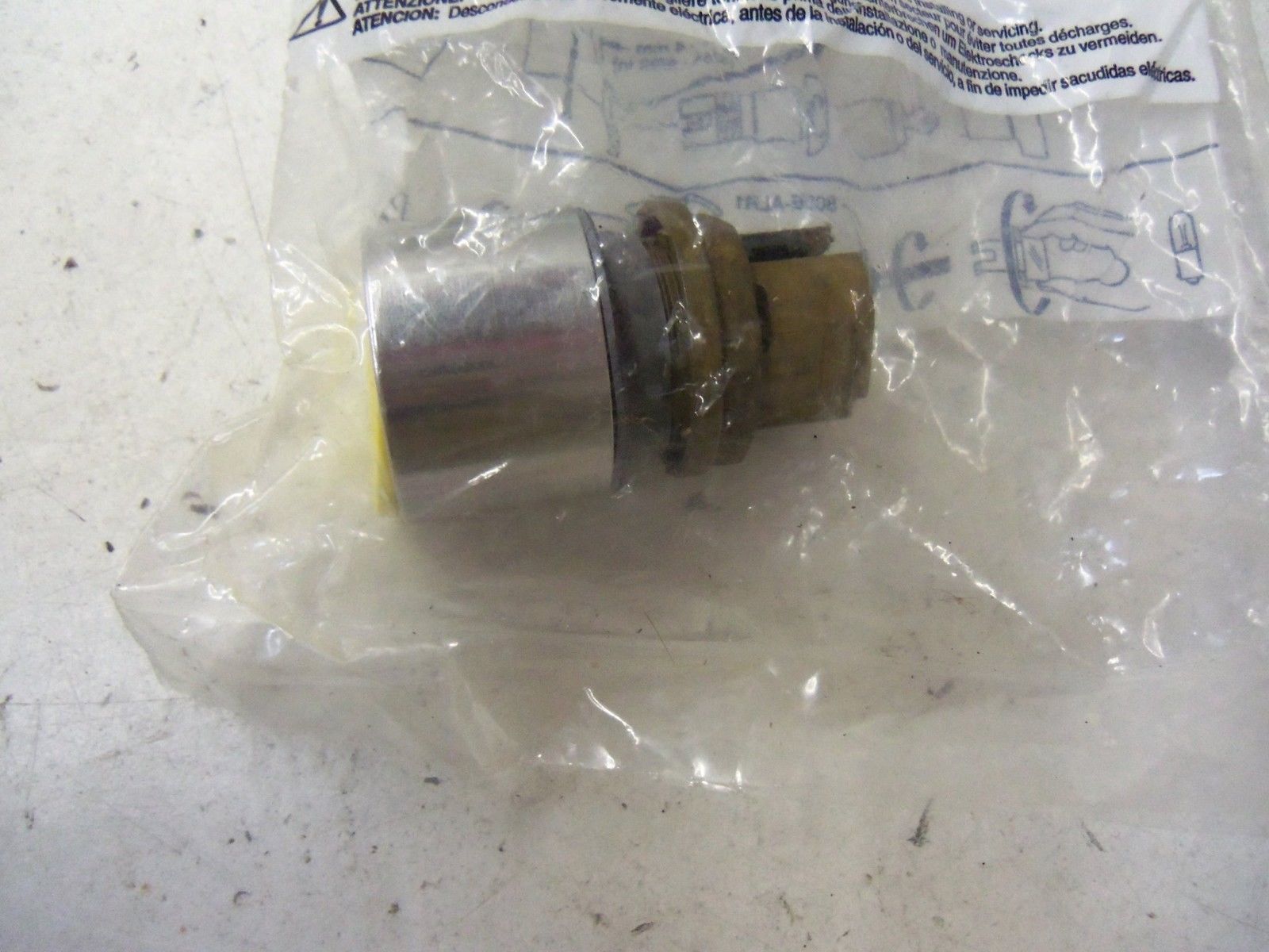 ALLEN BRADLEY 800EM-G5 SERIES A *NEW IN FACTORY BAG*