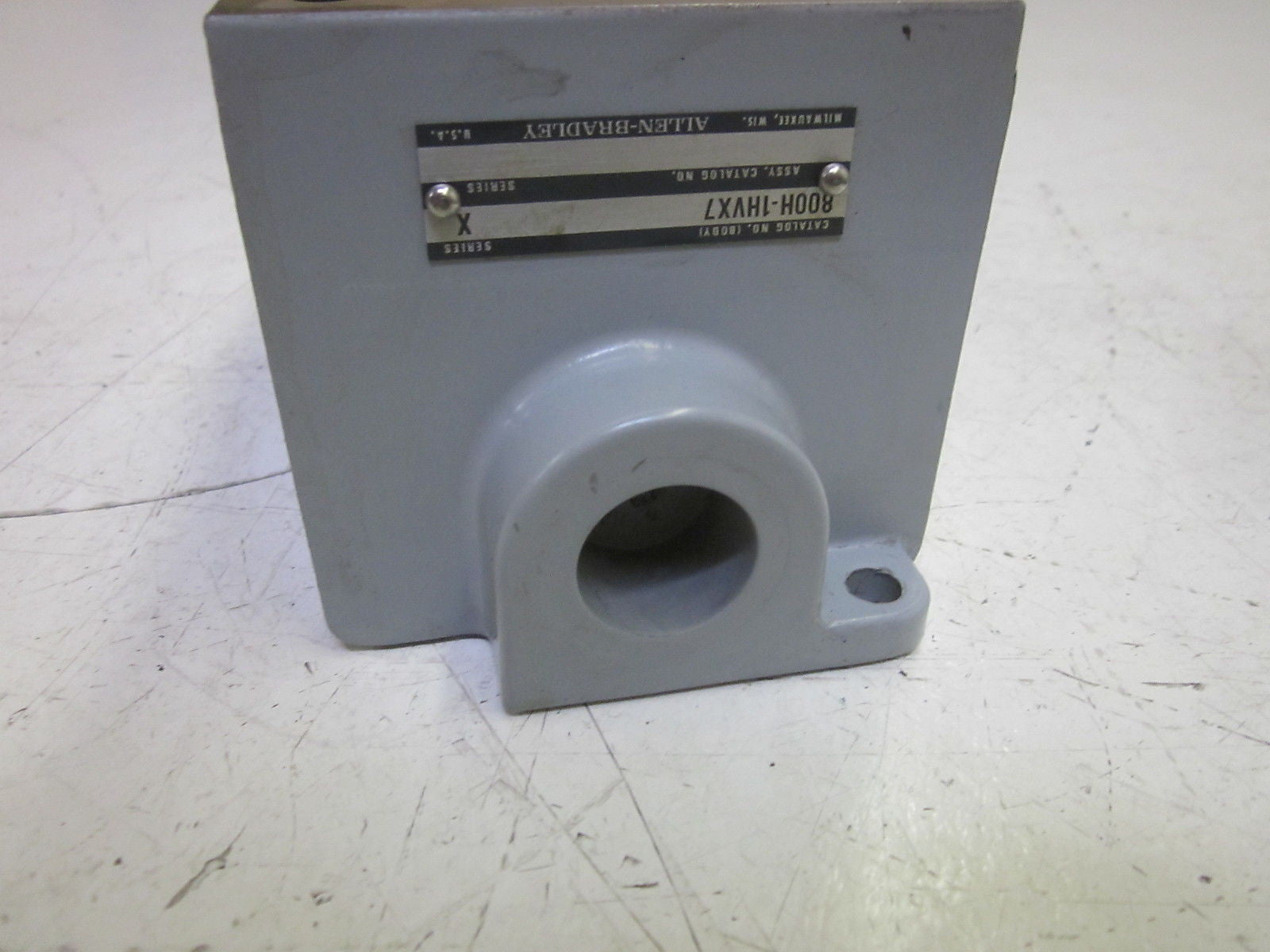 ALLEN BRADLEY 800H-1HVX7 SER. X ENCLOSURE BODY ONLY  *USED*