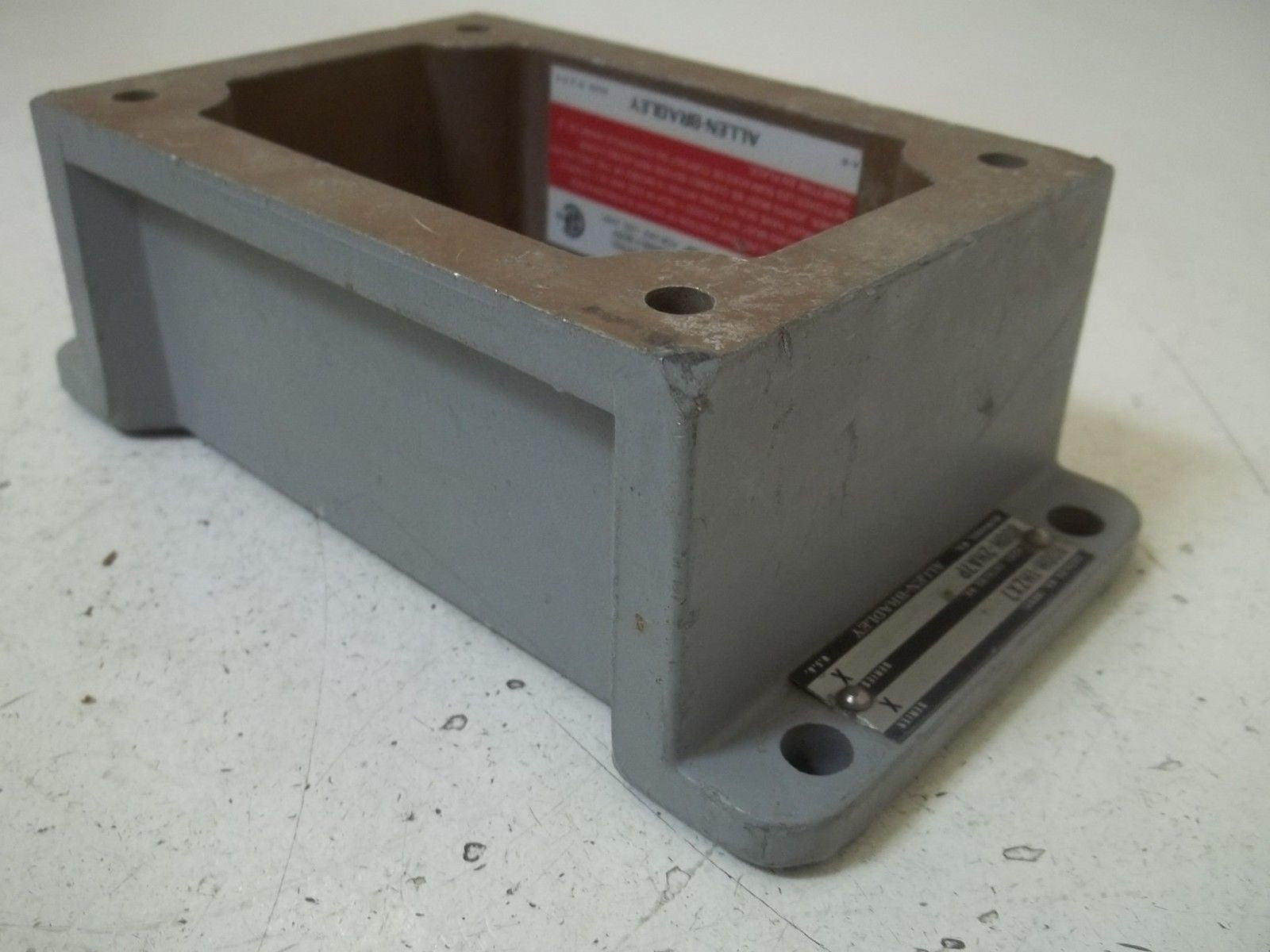 ALLEN BRADLEY 800H-1HZX7 SER.X BODY ONLY *USED*