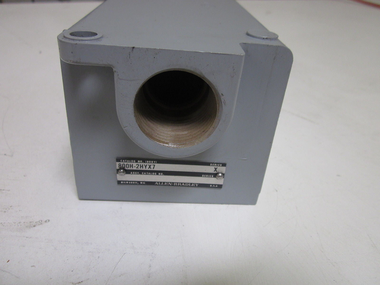 ALLEN BRADLEY 800H-2HYXY SER. X *NEW NO BOX*