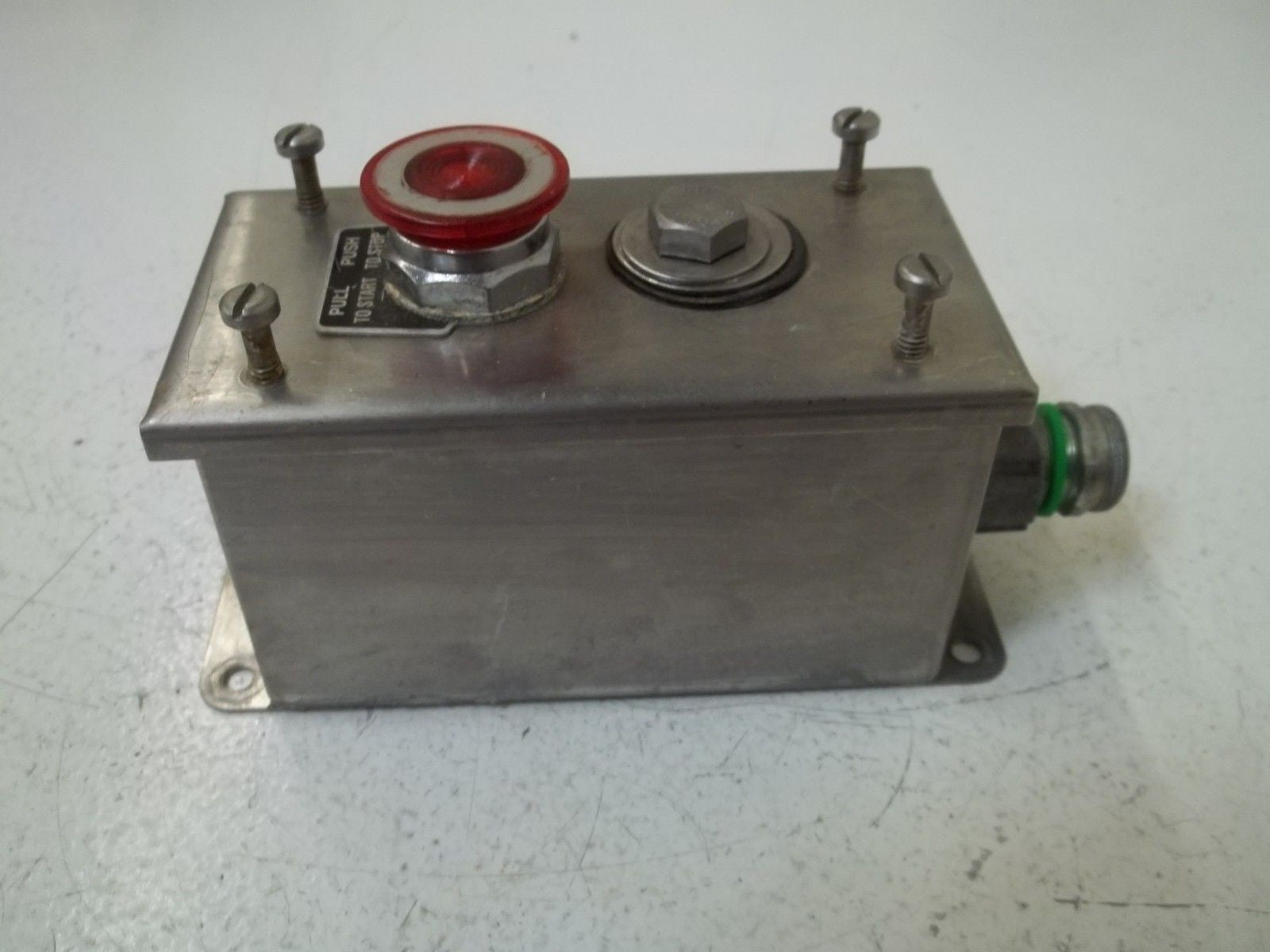 ALLEN BRADLEY 800H-2HA4T SER.A *USED*