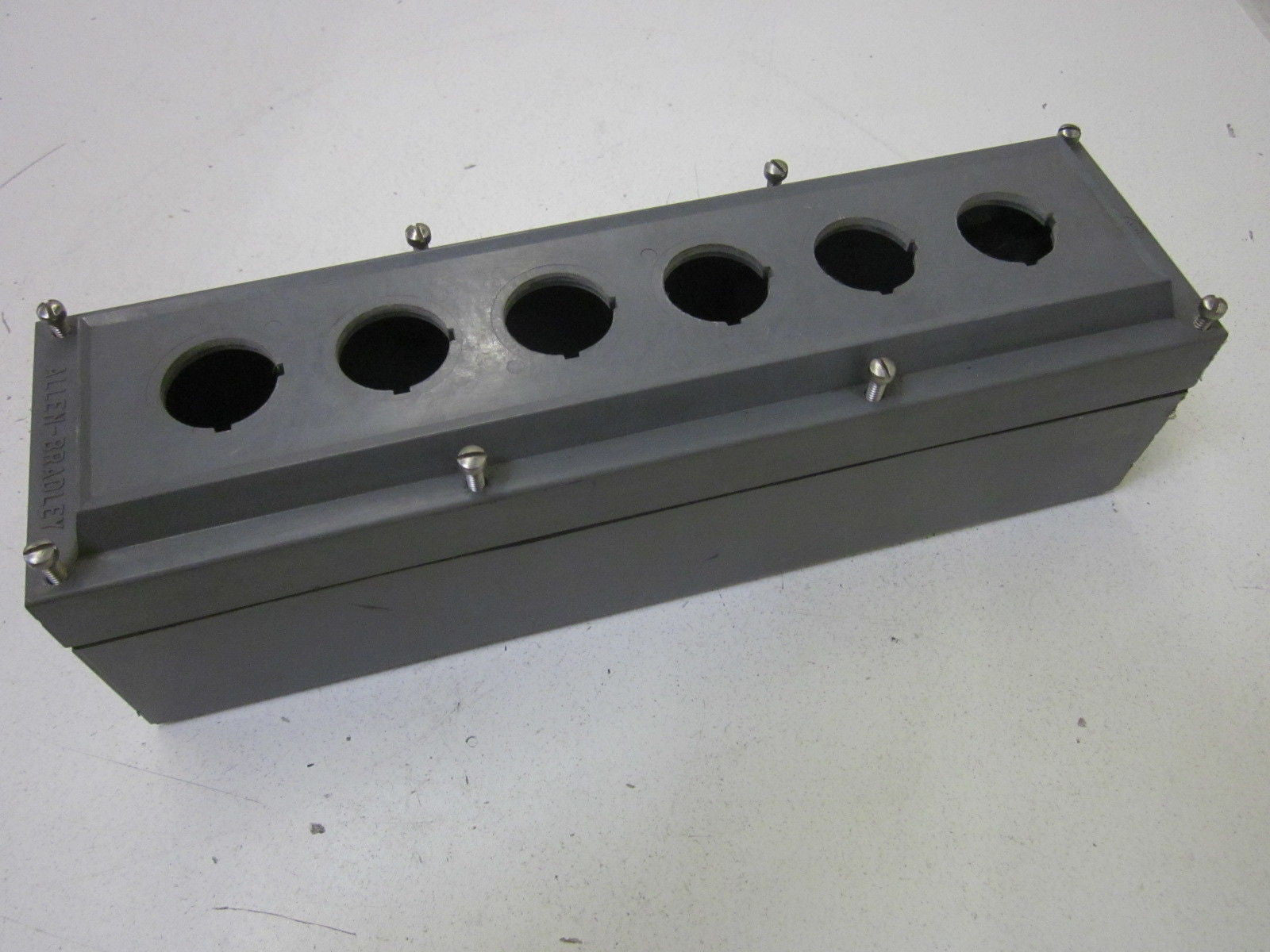 ALLEN BRADLEY 800H-6HZ4R SER.C *USED*