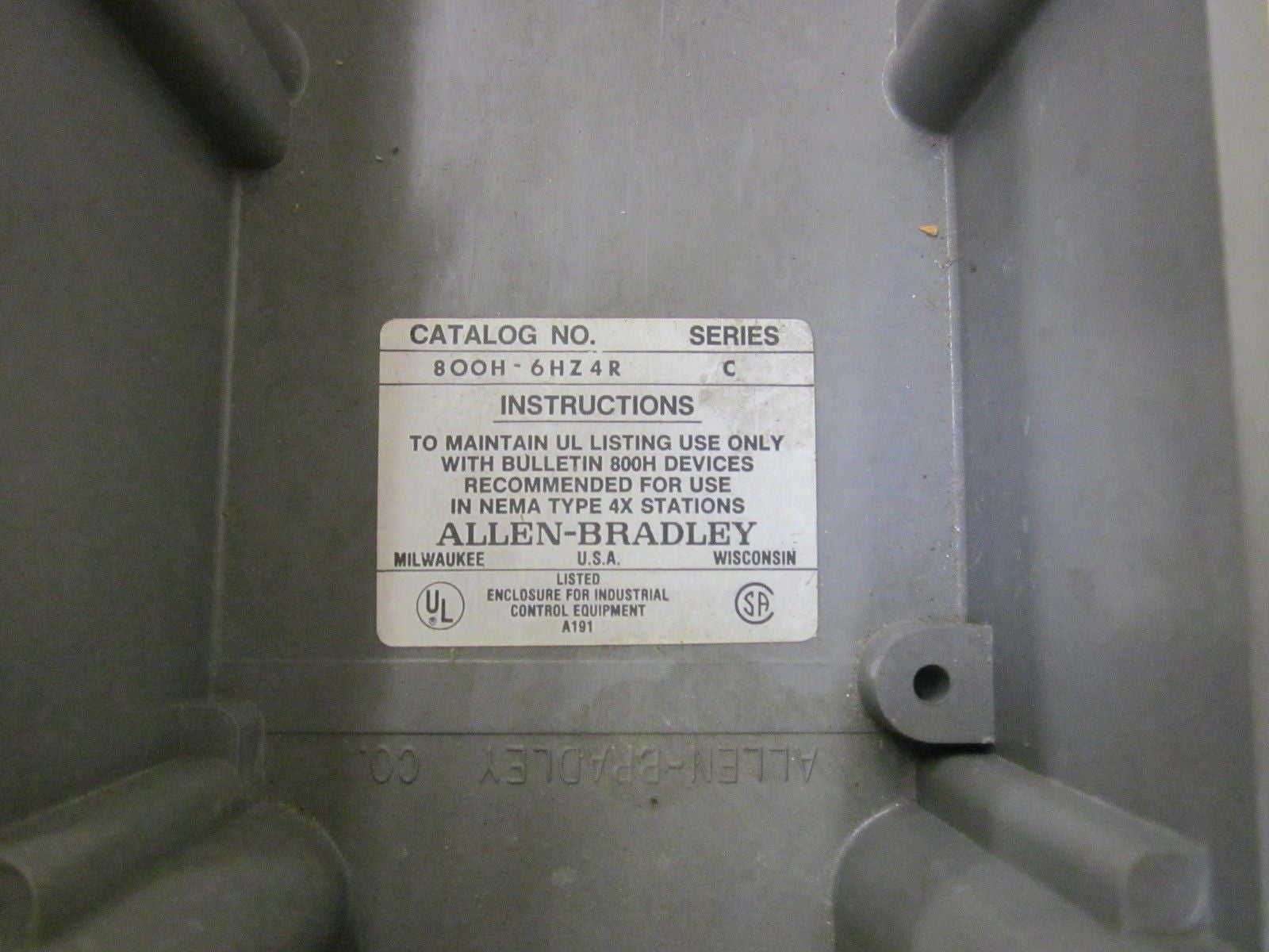 ALLEN BRADLEY 800H-6HZ4R SER.C *USED*