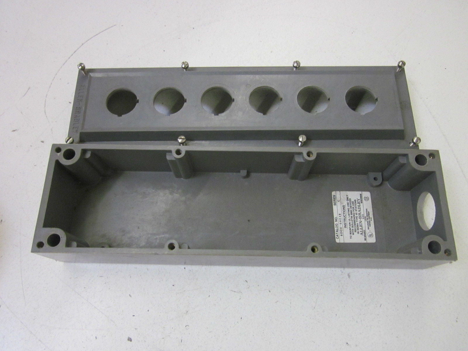 ALLEN BRADLEY 800H-6HZ4R SER.C *USED*