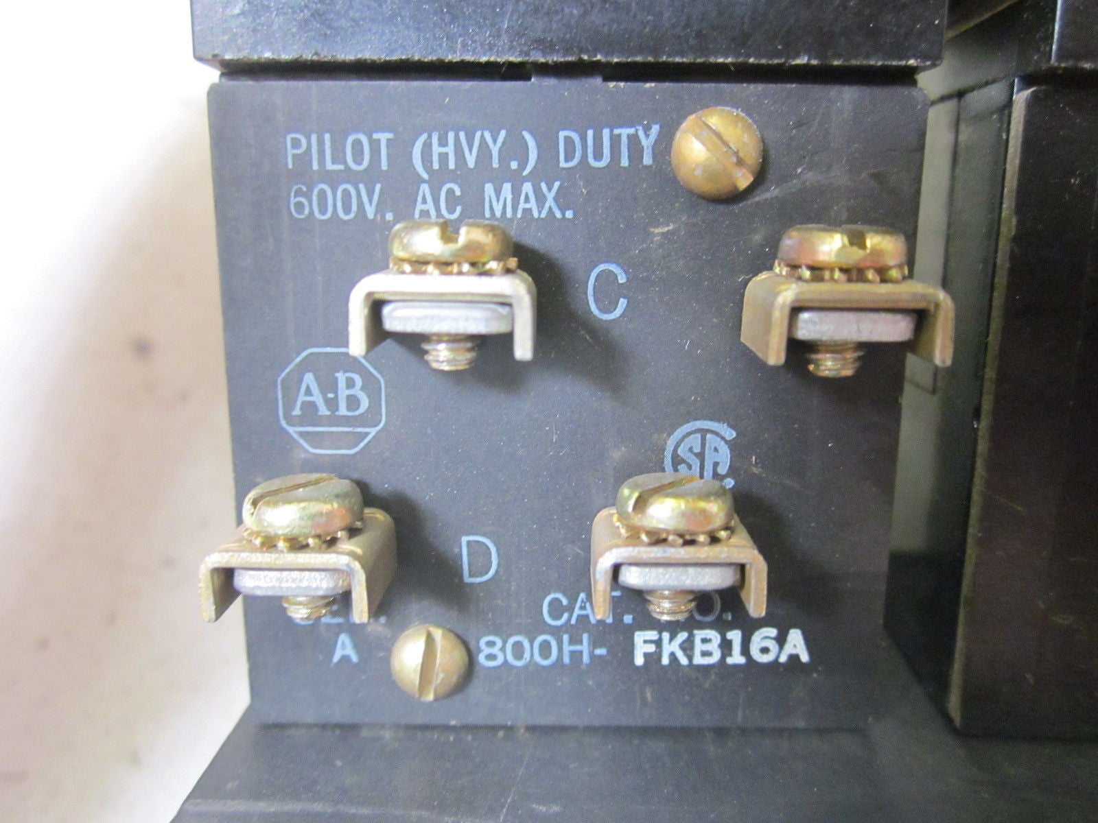 ALLEN BRADLEY 800H-FKB16A SER.A *USED*