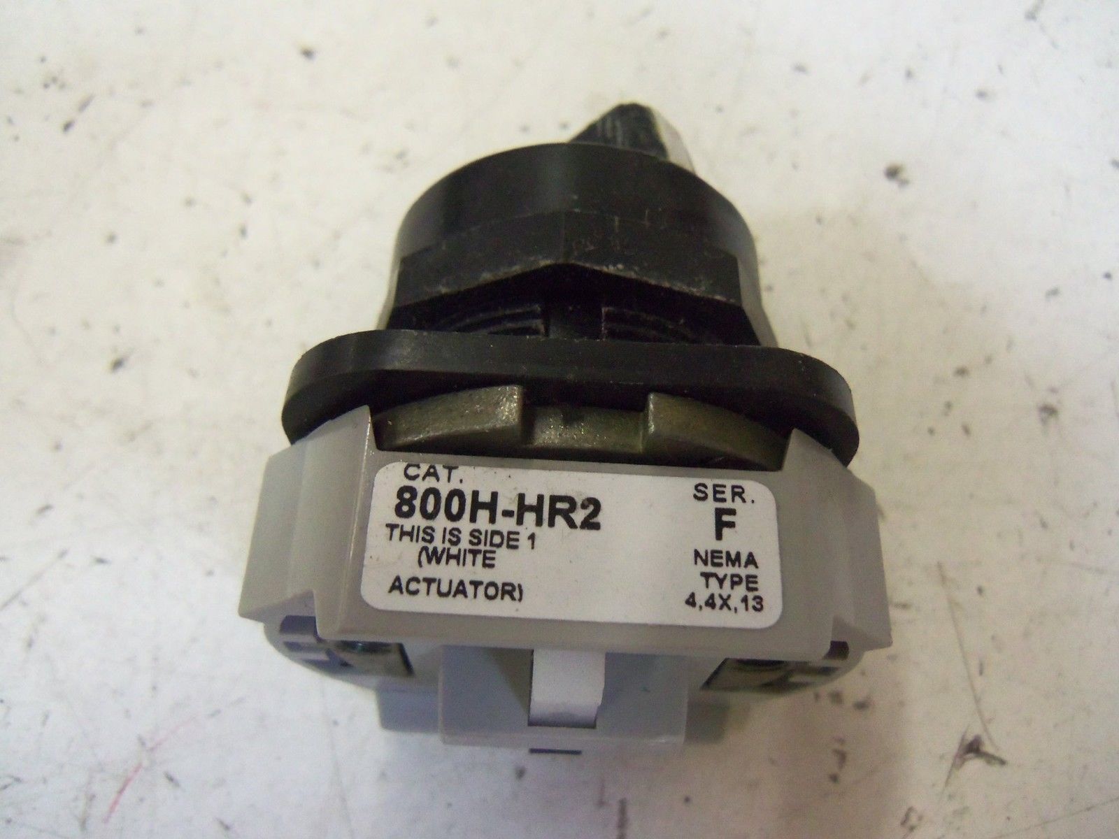 ALLEN BRADLEY 800H-HR2 SER. F SELECTOR SWITCH *USED*