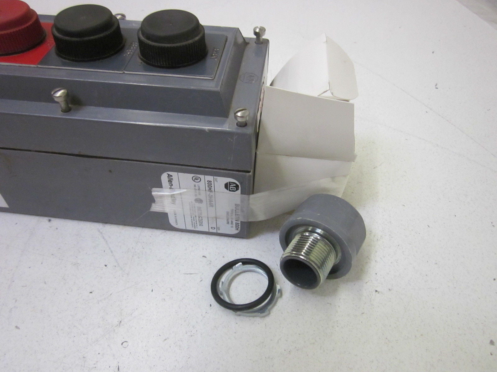 ALLEN BRADLEY 800HF-3HA4R SER.D *USED*