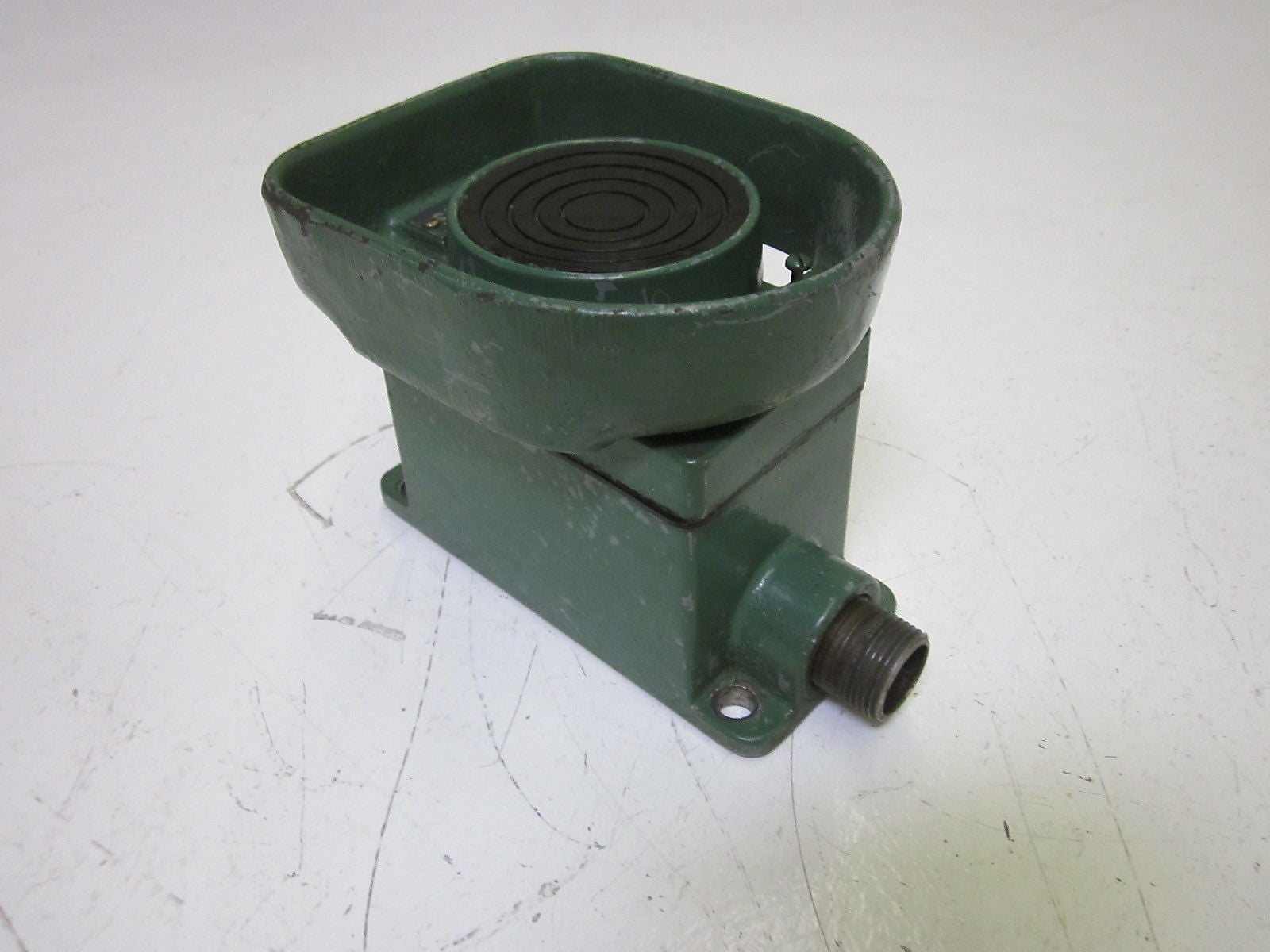ALLEN BRADLEY 800P-1S2BBS SER.C  PALM PUSHBUTTON *USED*