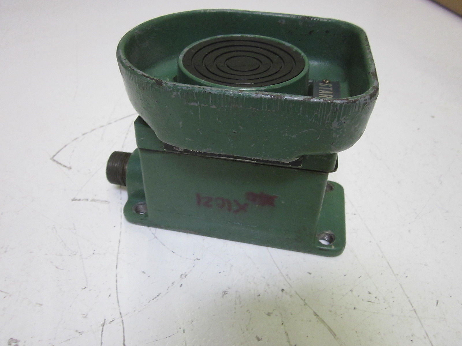 ALLEN BRADLEY 800P-1S2BBS SER.C  PALM PUSHBUTTON *USED*