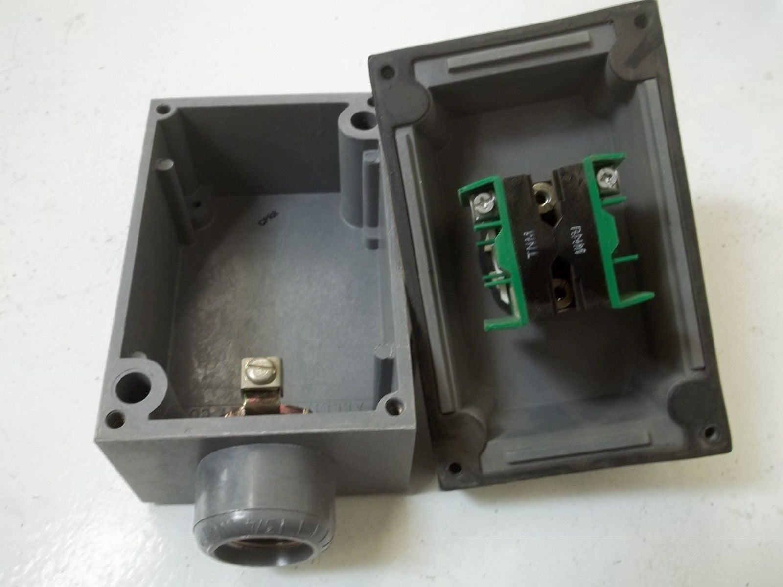 ALLEN BRADLEY 800R-1HW4R-38278 SER.A *USED*