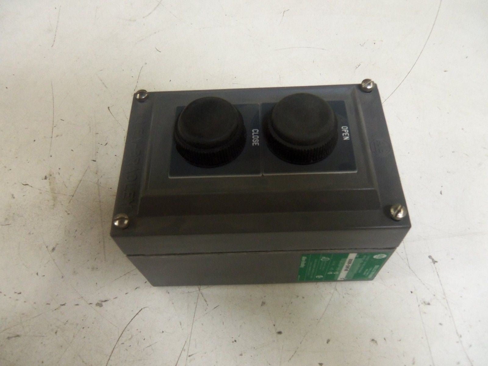 ALLEN BRADLEY 800R-2HF4R SERIES C *USED*