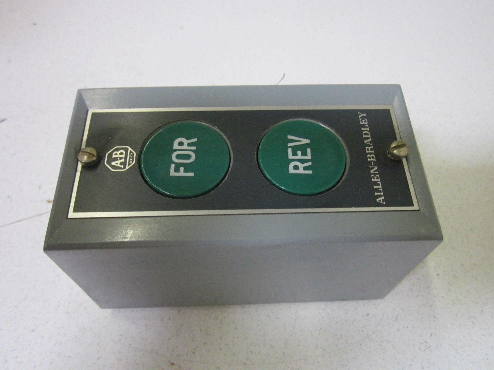 ALLEN BRADLEY 800S-2SB *NEW NO BOX*