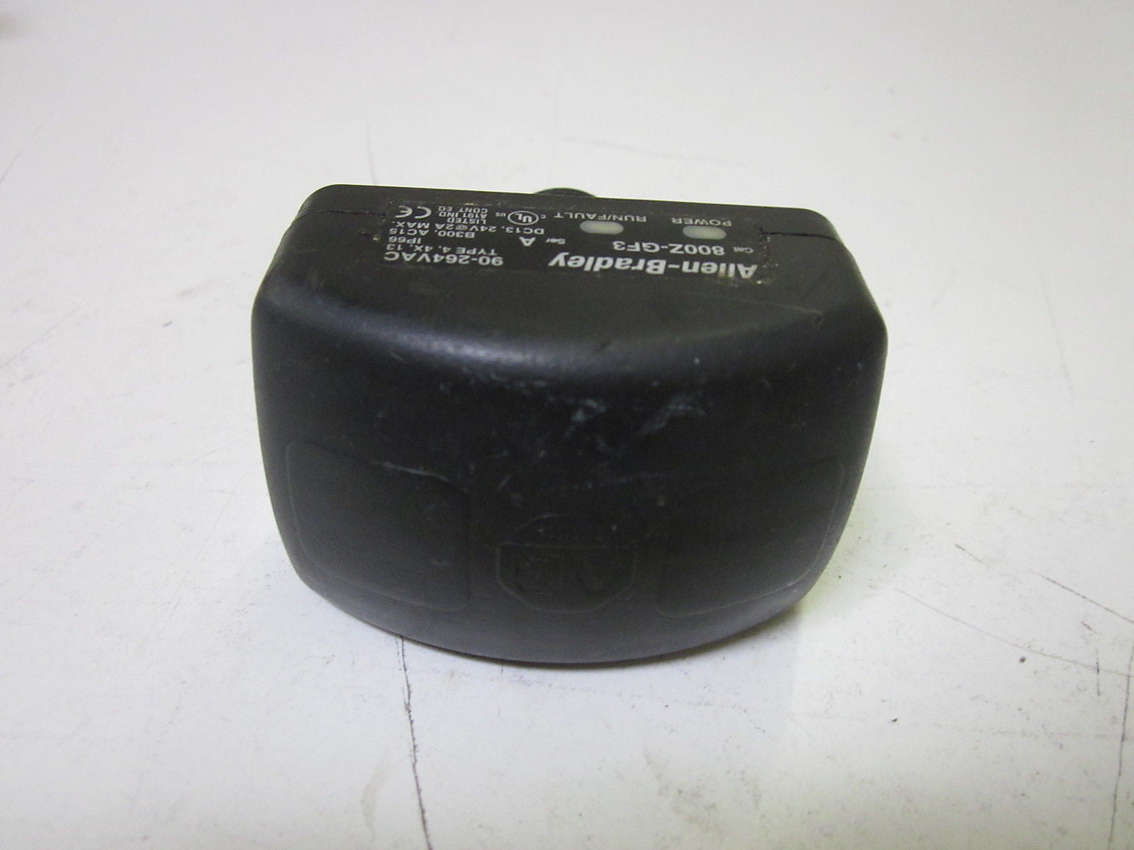 ALLEN BRADLEY 800Z-GF3 SER.A *USED*